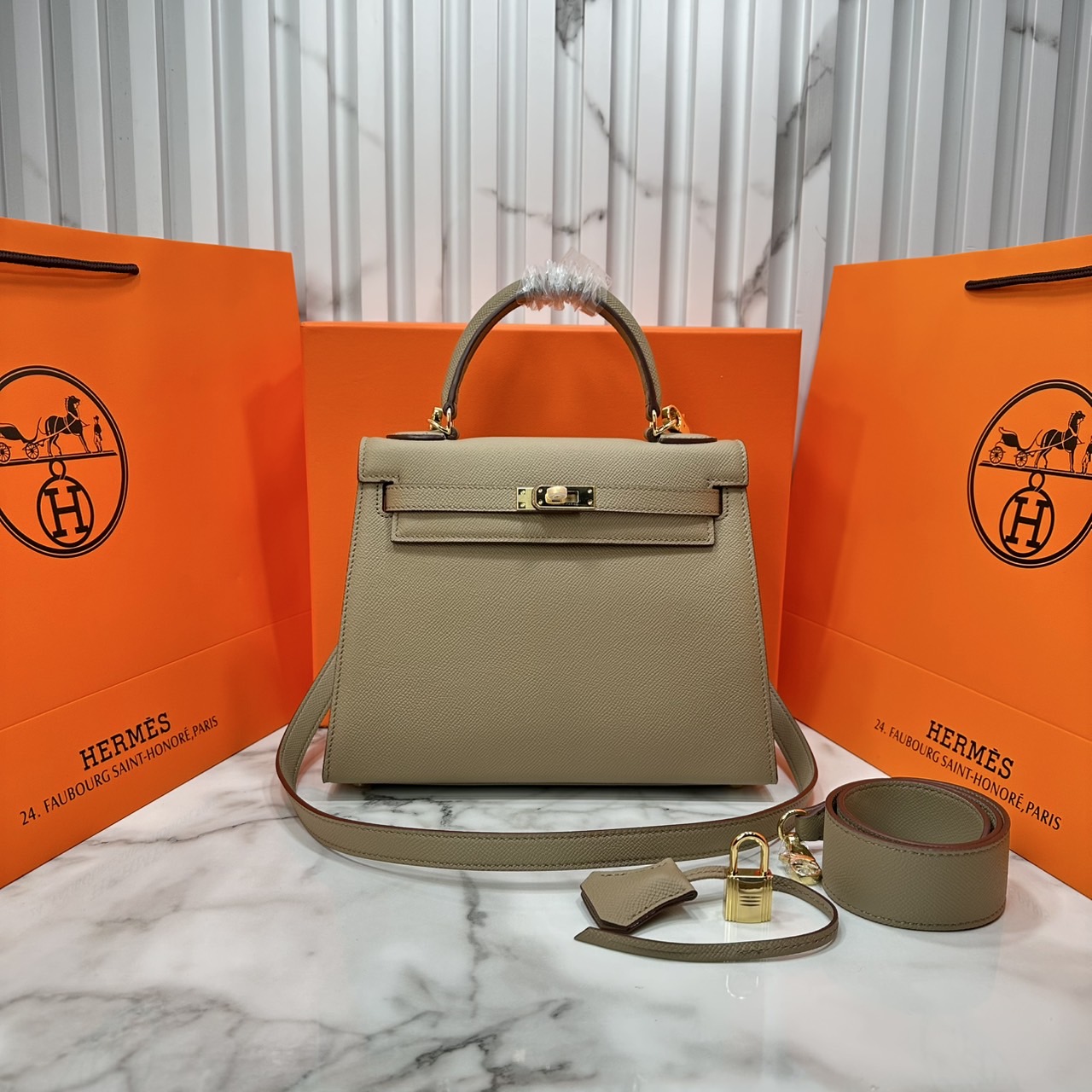 ORI หนังแท้ | Hermes Kelly 25cm กระเป๋าสะพายที่สุดแห่งหรูหราลัคชู นิยามของความสง่างามเหนือกาลเวลา แบรนด์เนมในฝัน งดงามดั่งเจ้าหญิง