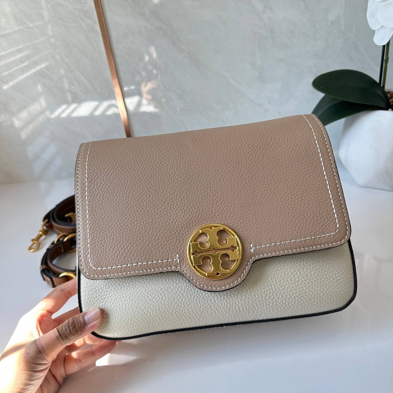 พร้อมส่ง 2 สี TORY BURCH FELIX CONVERTIBLE SHOULDER BAG กระเป๋าสะพาย เกรดท็อปออริ เกรดดีสุด สลับแท้ 1:1 ใช้ต่างประเทศได้