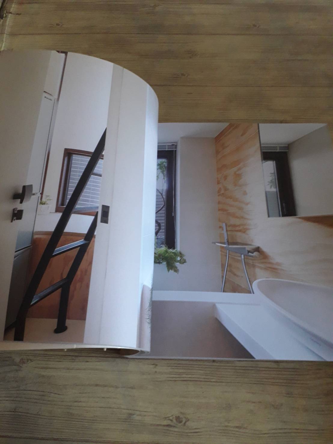 บ้านพอดี โดย กองบรรณาธิการสำนักพิมพ์บ้านและสวน***สินค้าหมด***