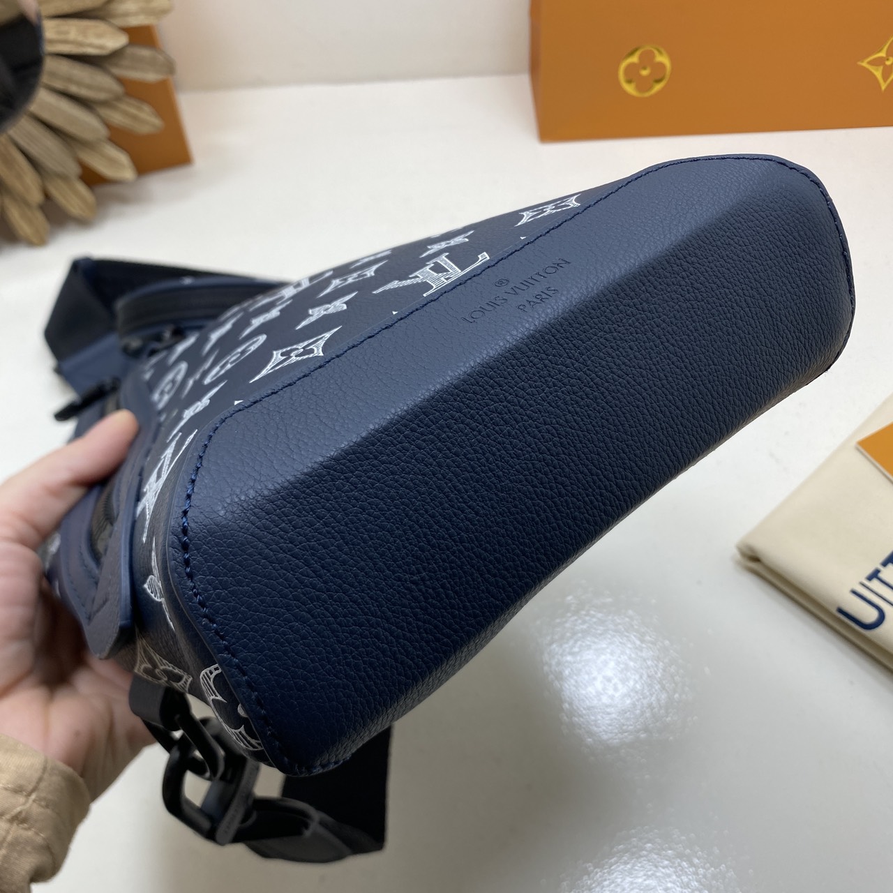 TOP ORI หนังแท้ | LV Duo Slingbag / LV Belt Bag กระเป๋าคาดอกดีไซน์ใหม่ สปอร์ตและดูหรูในตัว รูปทรงใช้งานง่ายได้ทุกลุค ที่สุดของไอเท็มขายดี