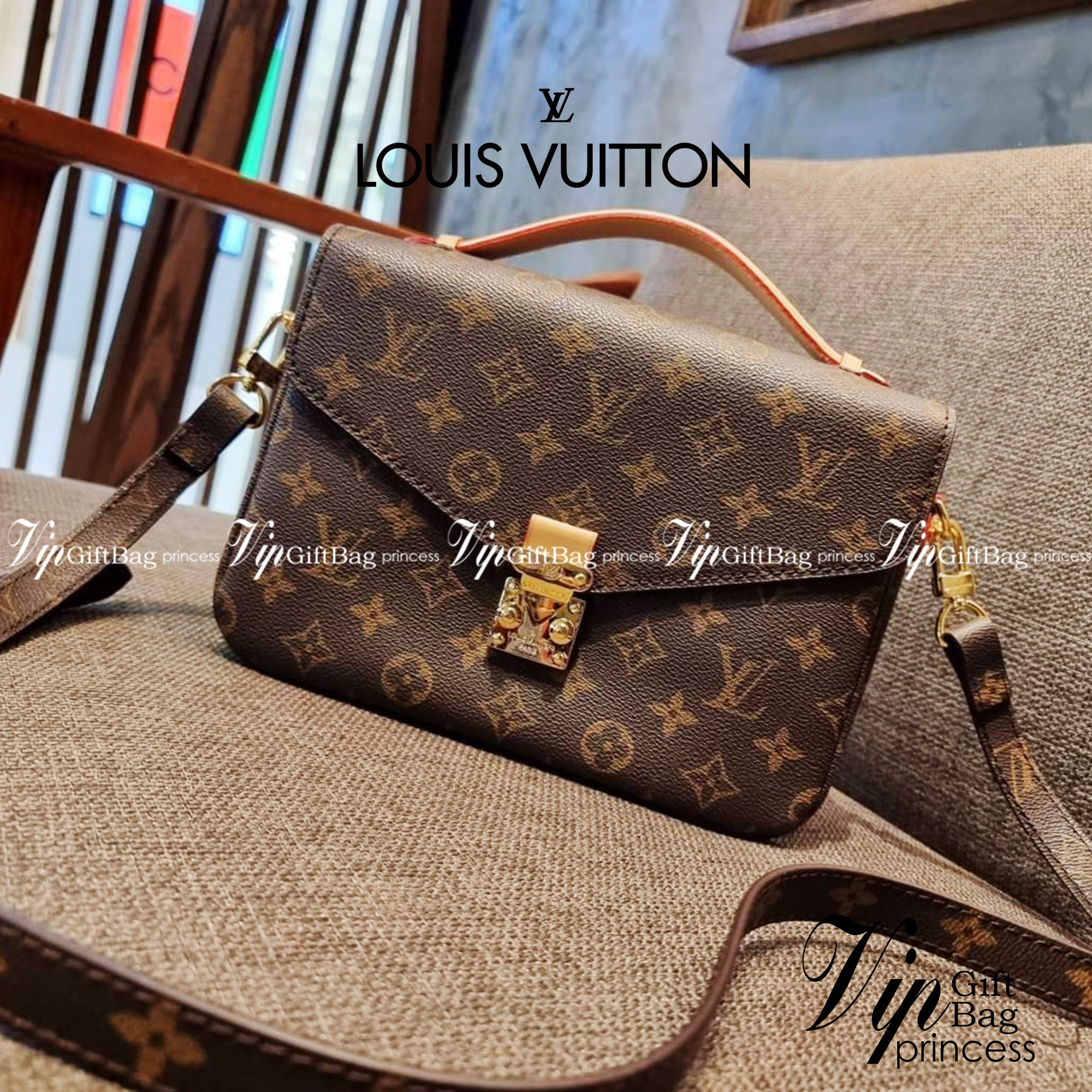 ยกระดับให้ตัวเอง กับไอเท็มสุดเลิศ ที่สาวๆตามหา LV pochette metis กระเป๋าถือ/สะพายทรงสวย คลาสสิค ดีไซน์เรียบง่าย แต่แฝงความหรู วัสดุหนังแคนวาสคุณภาพดี เปิดปิดด้วยตัวบีบล็อค ด้านหลังมีช่องซิปแยก ภายในซับสวยงามมาก ดูแพงที่สุด แบ่งสัดส่วนดูเหมาะ น่าใช้จริงๆ ส