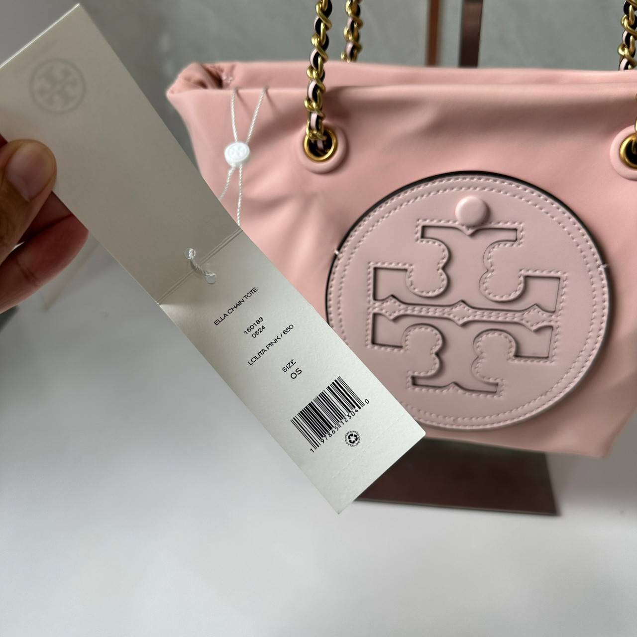 TORY BURCH Ella Chain Crossbody Nylon Bag กระเป๋าคล้องไหล่สายโซ่หรูหราโดดเด่นด้วยโลโก้หนังด้านหน้า สามารถปรับสะพายคอสบอดี้ สะพาลไหล่ได้