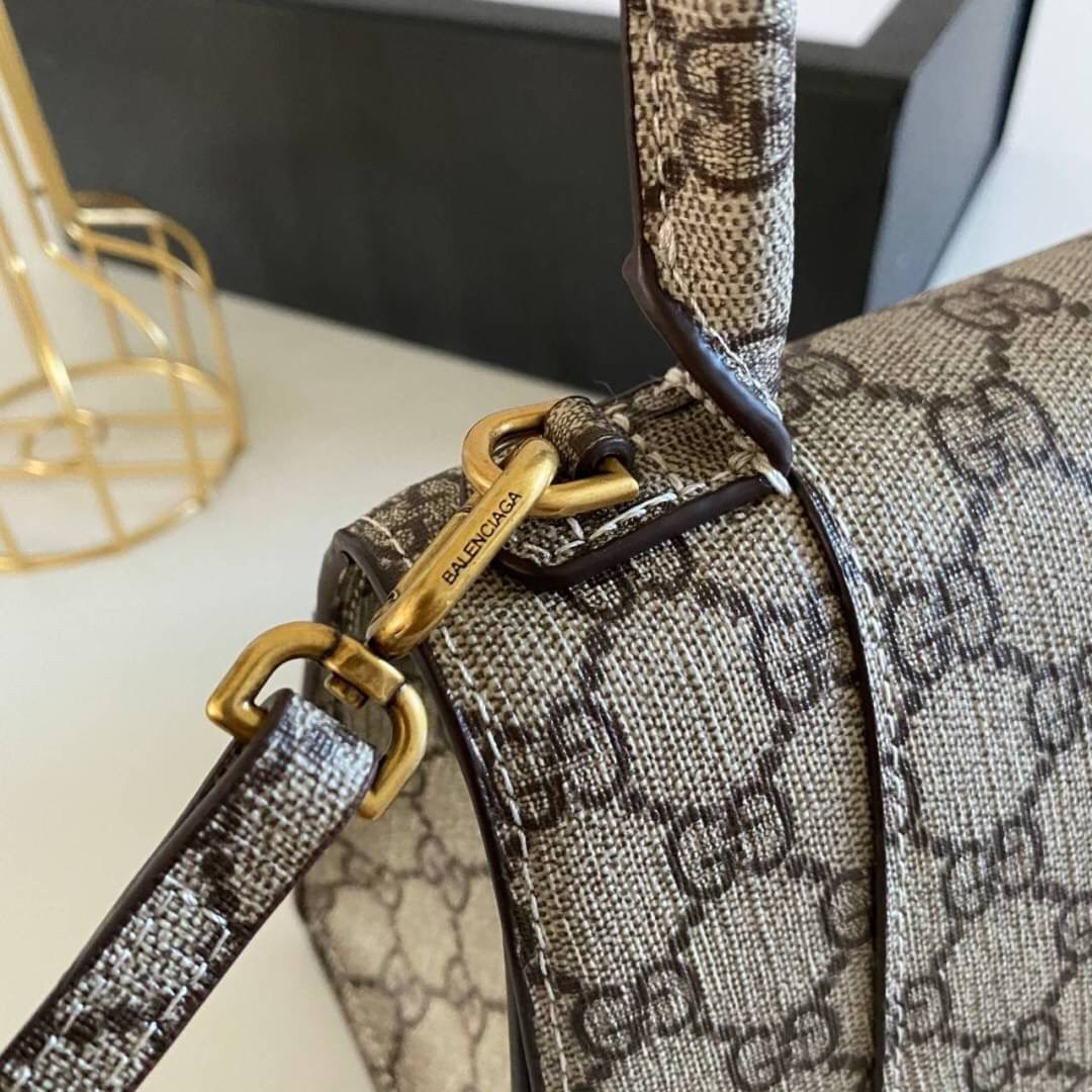 VIP GIFTbag 】Gucci x Balenciaga Hourglass Small Top Handle Bag การผสมผสานของ2แบรนด์ดังที่ลงตัว หรูหราที่สุด งานหนังแท้สวยตามรูปรับไปไม่ผิดหวังค่ะ