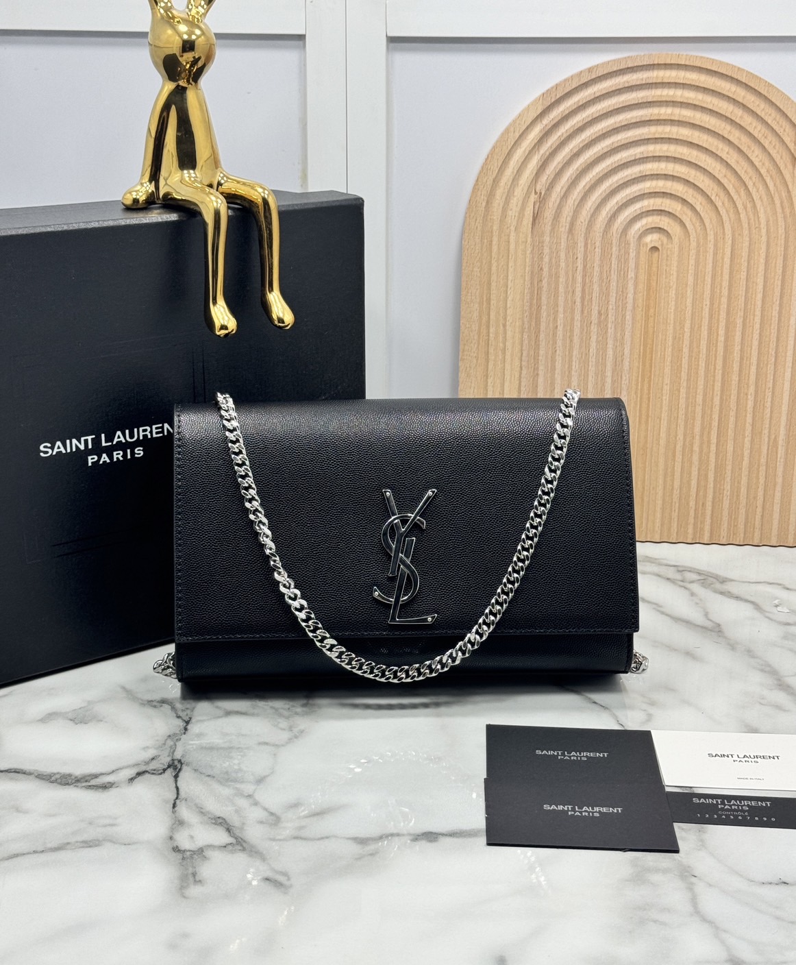 ORI หนังแท้ | YSL KATE MEDIUM BAG / YSL Woc Bag กระเป๋าสะพายทรง woc เรียบหรูดูแพงที่แท้จริง งานหนังเต็มใบโดดเด่นด้วยโลโก้แบรนด์สุดหรู รุ่นฮิตลอดกาลดูดีมีระดับ