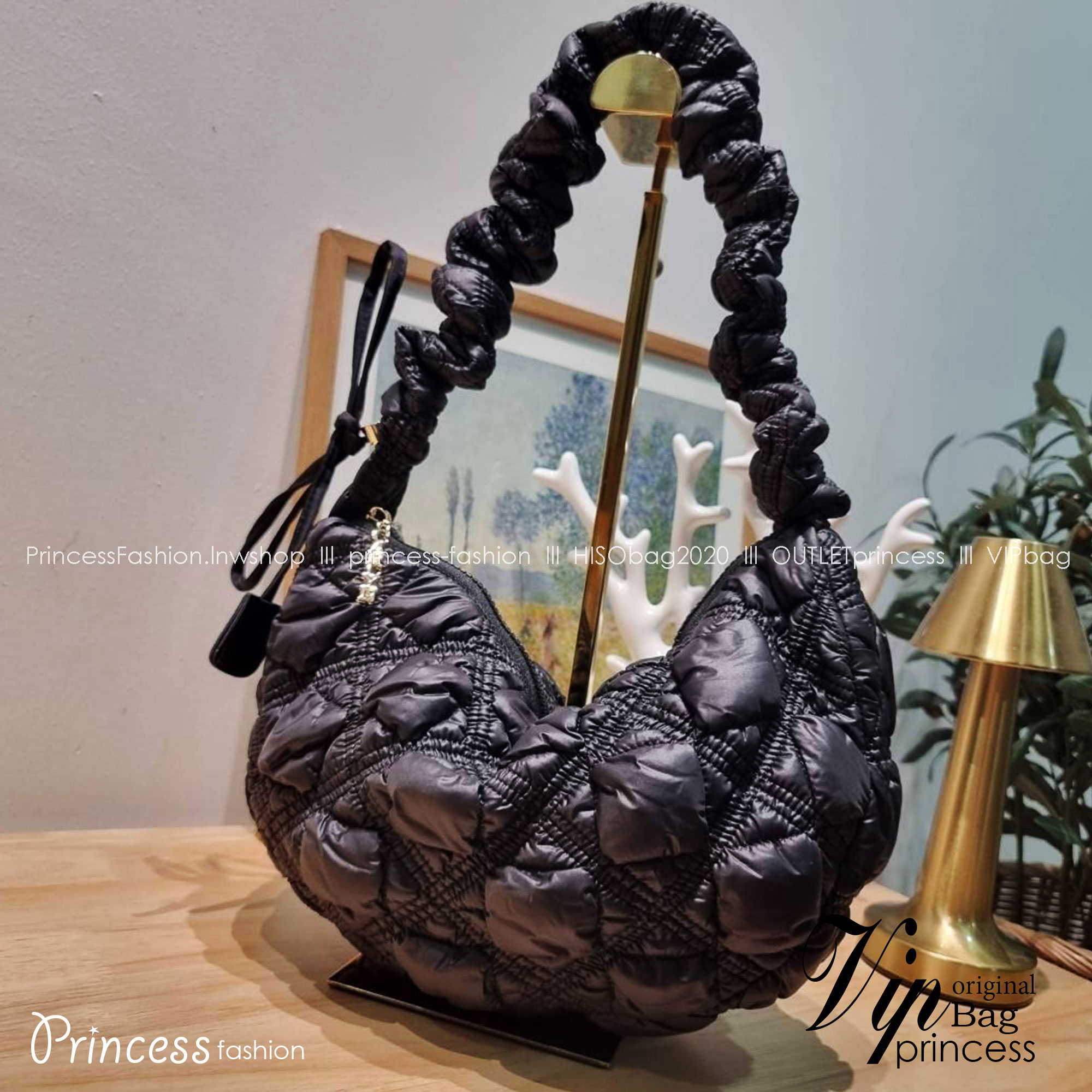 Carlyn cozy bag / Carlyn glaze bag 13 สีพร้อมส่ง อีกหนึ่งคอลเด็ด ที่ฮิตแบบฉุดไม่อยู่ กับไอเท็มนุ่มนิ่มจากเกาหลี พร้อมสีใหม่ล่าสุด กระเป๋าสะพายก้อนเมฆสุดเก๋ ที่สามารถใช้ได้หลากหลาย