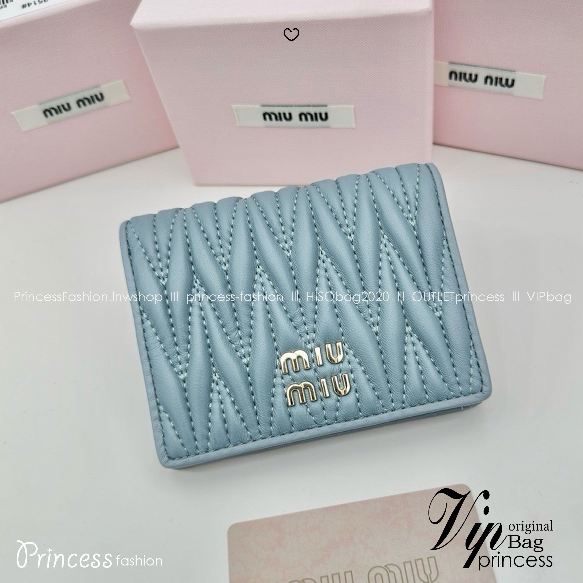 Miu Miu Small matelassé nappa leather wallet กระเป๋าสตางค์หนังแนปป้า ตกแต่งโลโก้หรูหราเป็นเอกลักษณ์