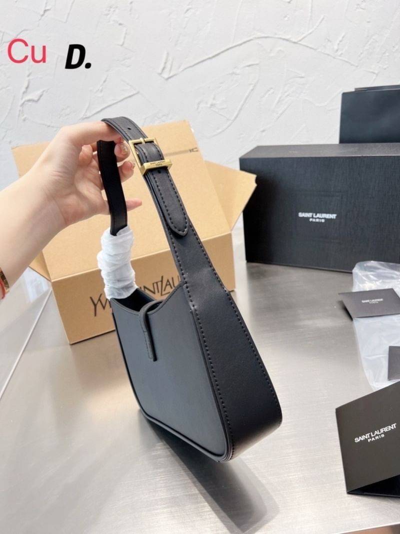 YSL LE 5 À 7 in smooth leather bag / YSL Le 5A7 Hobo Bag กระเป๋าสะพายไหล่ทรงโฮโบกระแสแรงดีไม่มีแผ่ว ใช้งานง่าย สวย เรียบหรู ดูแพงที่แท้ทรู เป็นรุ่นที่สาวๆ ควรมีติดตู้ไว้ รับรองว่าปังมากๆ