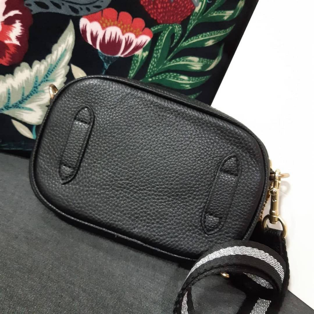 COACH JES CONVERTIBLE BELT BAG IN COLORBLOCK 2IN1 !! กระเป๋าคาดอก/สะพายข้าง ใช้ได้ถึง 2 แบบ!! คุ้มค่ามากที่สุด!! วัสดุหนัง pepble ดีไซน์เรียบ แต่หรู ภายในเป็นช่องโล่ง ใบนี้สาวๆที่ไม่ชอบพกของเยอะ เหมาะมากๆน้า 🙇♀️ ของดีราคาจับต้องได้ ไอเท็มนี