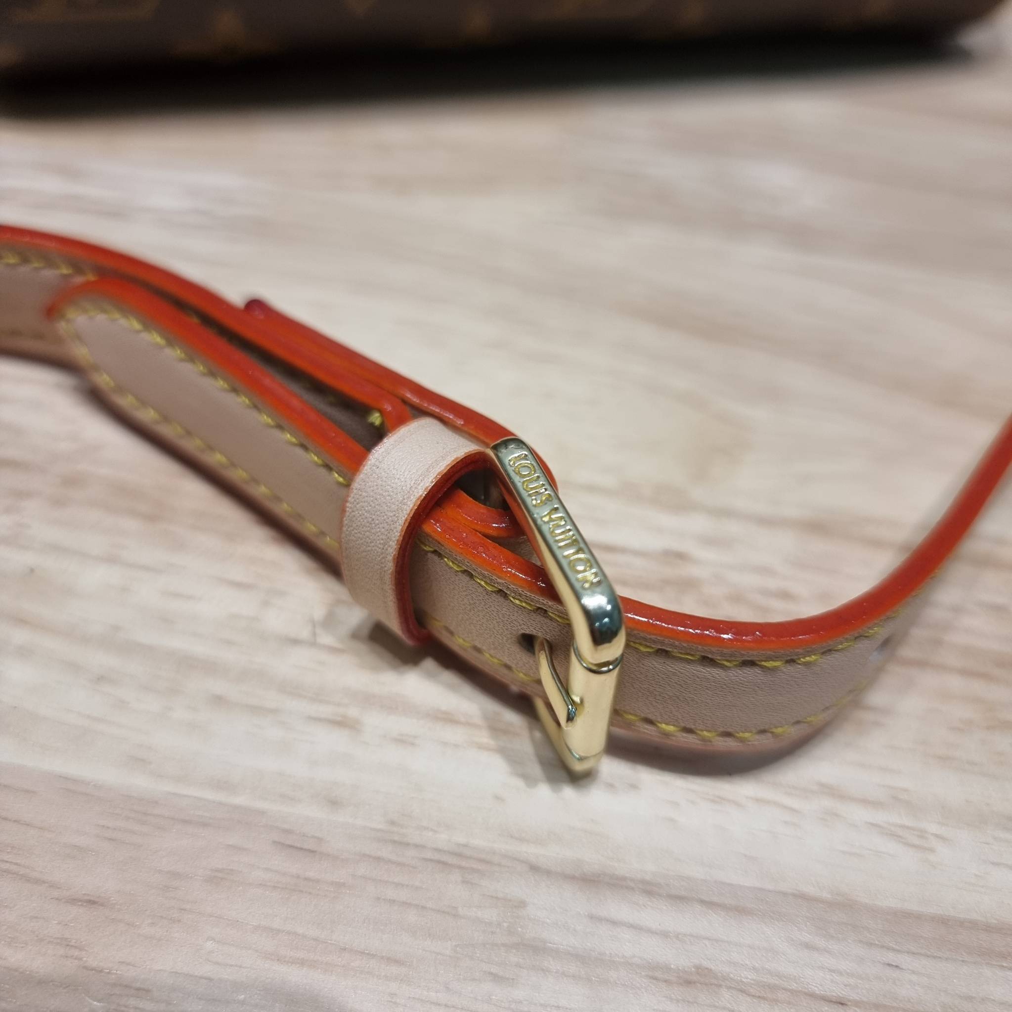 Set 3 ใบ LV Speedy Bandoulière 20 New in!! กับ box set ชวนสะสม ที่จับเอารุ่นยอดฮิต มามิกซ์รวมกับไอเท็มสุดคุ้มของมันต้องมี!! จัดเรียงให้อยู่ในกล่องสุดหรู ไม่ว่าจะตัวกระเป๋า กระเป๋าสตางค์ กระเป๋าจิ๋ว ใบไหนๆก็นำมาใช้งานได้จริง คุ้มค่ามากๆ แถมฟรี! ริบบิ้นลายล