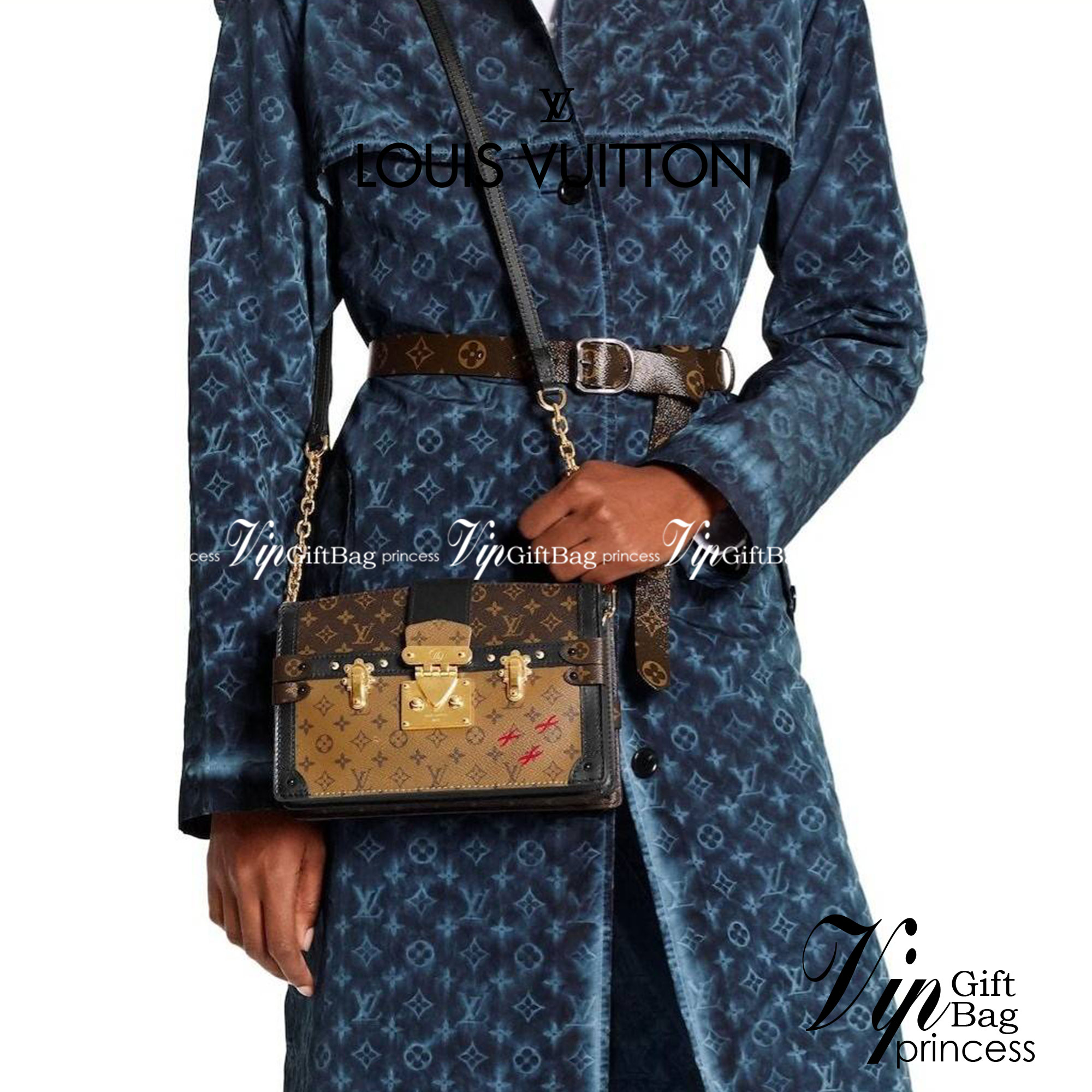 LOUIS VUITTON TRUNK CLUTCH Monogram / LV TRUNK CLUTCH กระเป๋าสะพายกึ่งคลัทช์ ทรงสวย ที่สาวๆเรียกร้อง วัสดุหนังแคนวาส ดีไซน์ทุกอย่างได้ลงตัว หรูหรา ปากกระเป๋ามีสายคาดล็อค และช่องซิปปิด ภายในแบ่งสัดส่วนไว้ดีมากๆ มาพร้อมสายสะพายโซ่สลับหนัง ที่ถอดออกได้ พกเป็