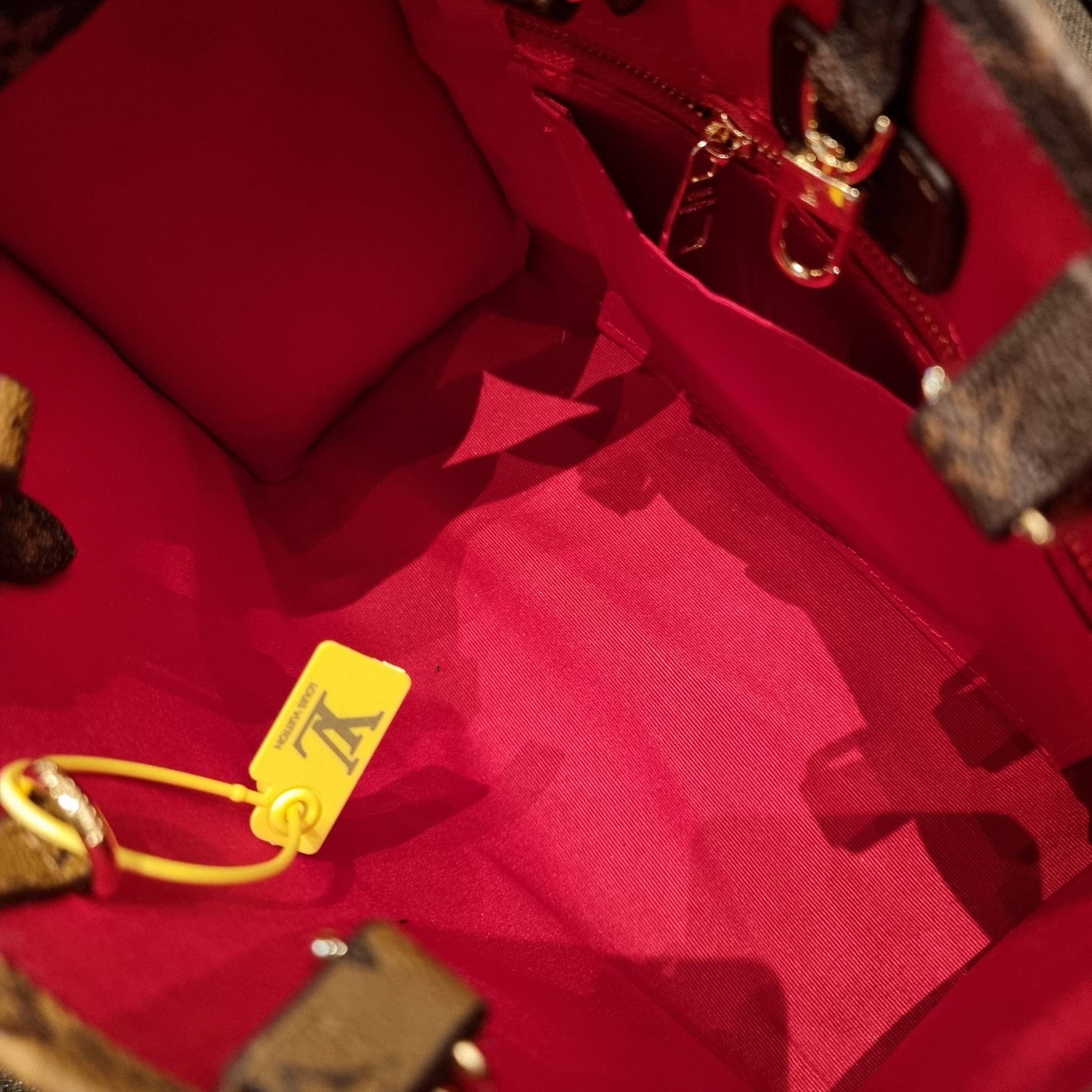 LV crossbody tote bag 10" 16" สเปเชี่ยล gift box set ในราคาที่แสนดี น่าคบหา!! สุดคุ้มและสวยที่สุดยันกล่อง!! ได้ไปยังไงต้องร้องว้าว!! กระเป๋าทรงโท้ทที่สาวๆตามหา ดีไซน์คลาสสิค ผู้ดี หรูหรา โทนสีใช้งานง่าย ได้ทุกลุค ทุกสไตล์ วัสดุหนังแคนวาสคุณภาพ ม