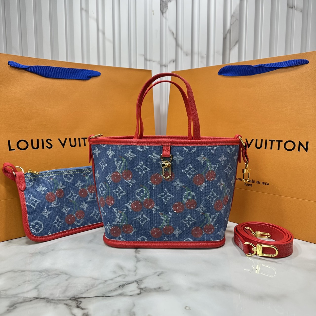 ORI หนังแท้ | LV x TM - Neverfull Inside Out BB Bag Monogram cherry denim กระเป๋าสะพายทรงโท้ทใบเล็ก ไอเท็มโดดเด่นมีชีวิตชีวา เดนิมปักลายเชอร์รี่สีสันสดใสสะดุดตาสะท้อนสไตล์ไอคอนิกของศิลปินชาวญี่ปุ่น