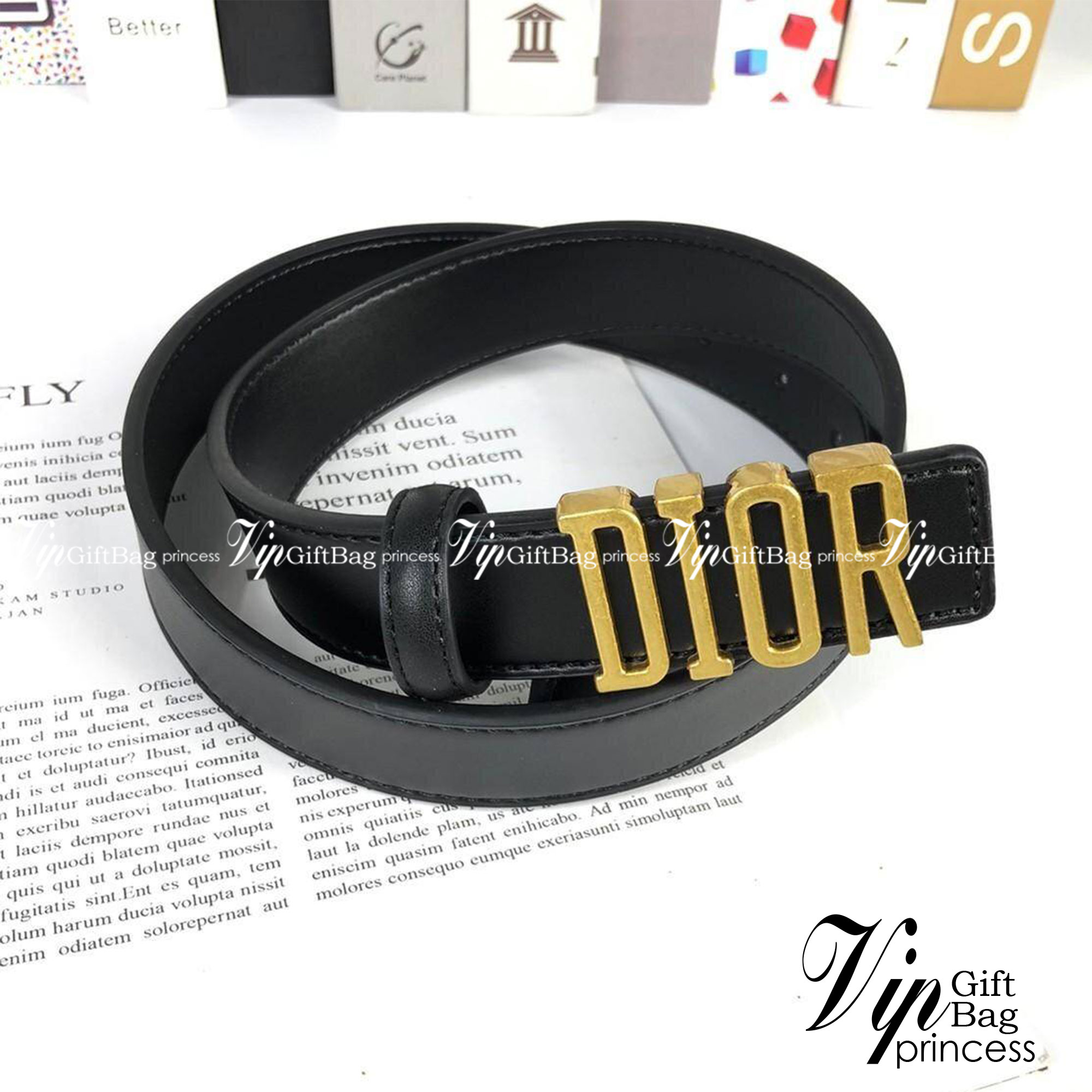 VIP 🥂 DIOR Belt เข็มขัดดิออร์สุดหรูสายหนังแท้ เป็นรุ่นตามหาเลยค่า งานสวยมาก ภาพถ่ายจากงานขายจริง โลโก้ 3D Gold metal เข้าได้กับทุกลุ๊คสไตล์การเเต่งตัว สวยหรูดูดีมีระดับ ไอเท็มนี้แนะนำเลยค่าา มาน้อยรีบๆ หน่อยน้าา