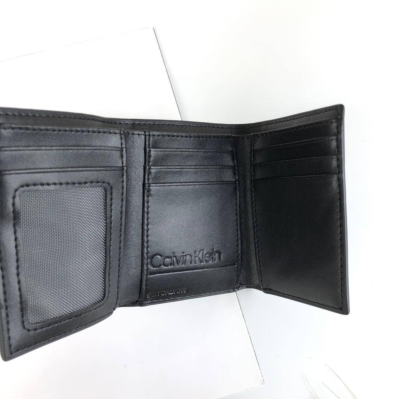 ของแท้ 💯% 】กระเป๋าสตางค์ Calvin Klein ภายในมีช่องใส่บัตร และมีช่องใส่ธนบัตร