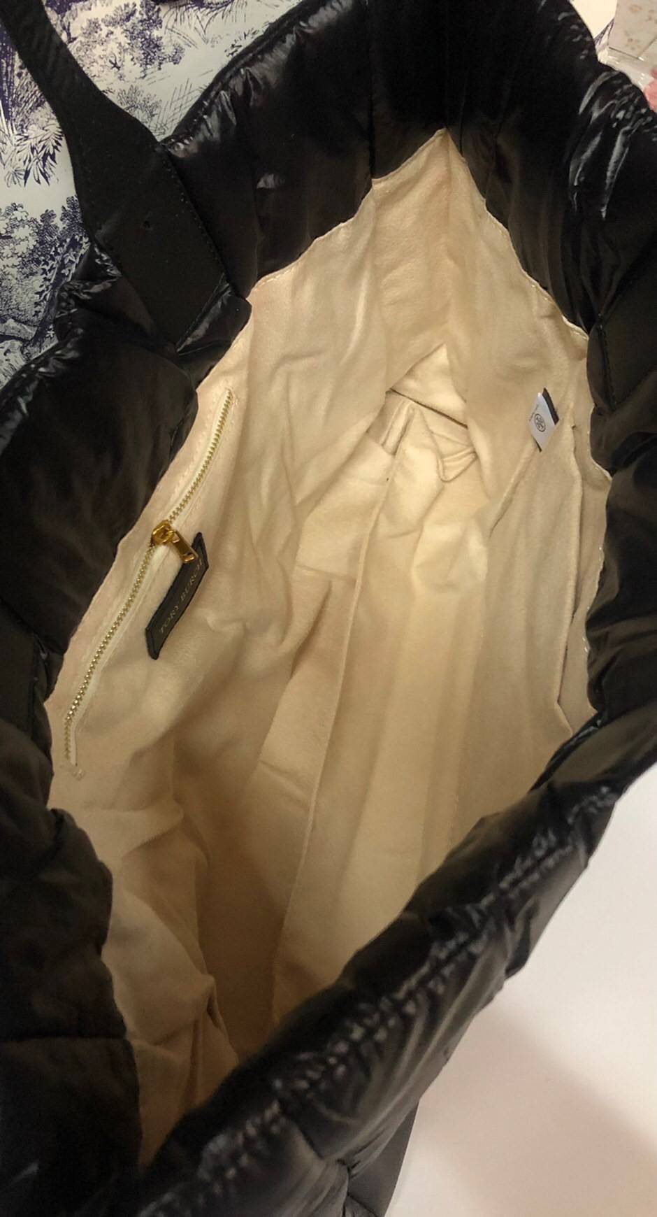 พร้อมส่งที่ไทย TORY BURCH Ella Puffer Tote Bag 40cm กระเป๋าโท้ทใบใหญ่ ภายในโล่งกว้าง จุของได้เยอะ ภาพสินค้าถ่ายจากงานขายจริง ใช้งานต่างประเทศได้