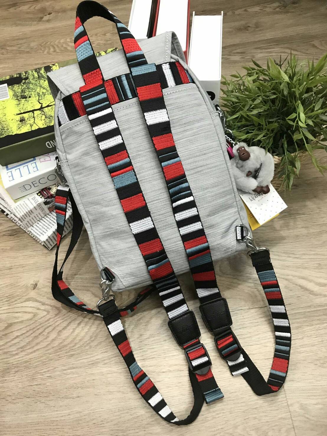 KIPLING ART 2WAY BACKPACK NEW ARRIVAL! กระเป๋าสะพายเป้สไตล์ลำลองรุ่นใหม่ วัสดุ Nylon+Polyester 100% โดดเด่นที่สามารถสะพายได้หลายแบบ ทั้งแบบเป้ หรือใช้สายยาวสะพายไหล่ หรือจะ Crossbody ก็ได้ค่ะ หูหิ้วเเละสายสะพายลวดลายสวย มีช่อง ซิปใส่ของด้านหน้า มีช่องใส่ข