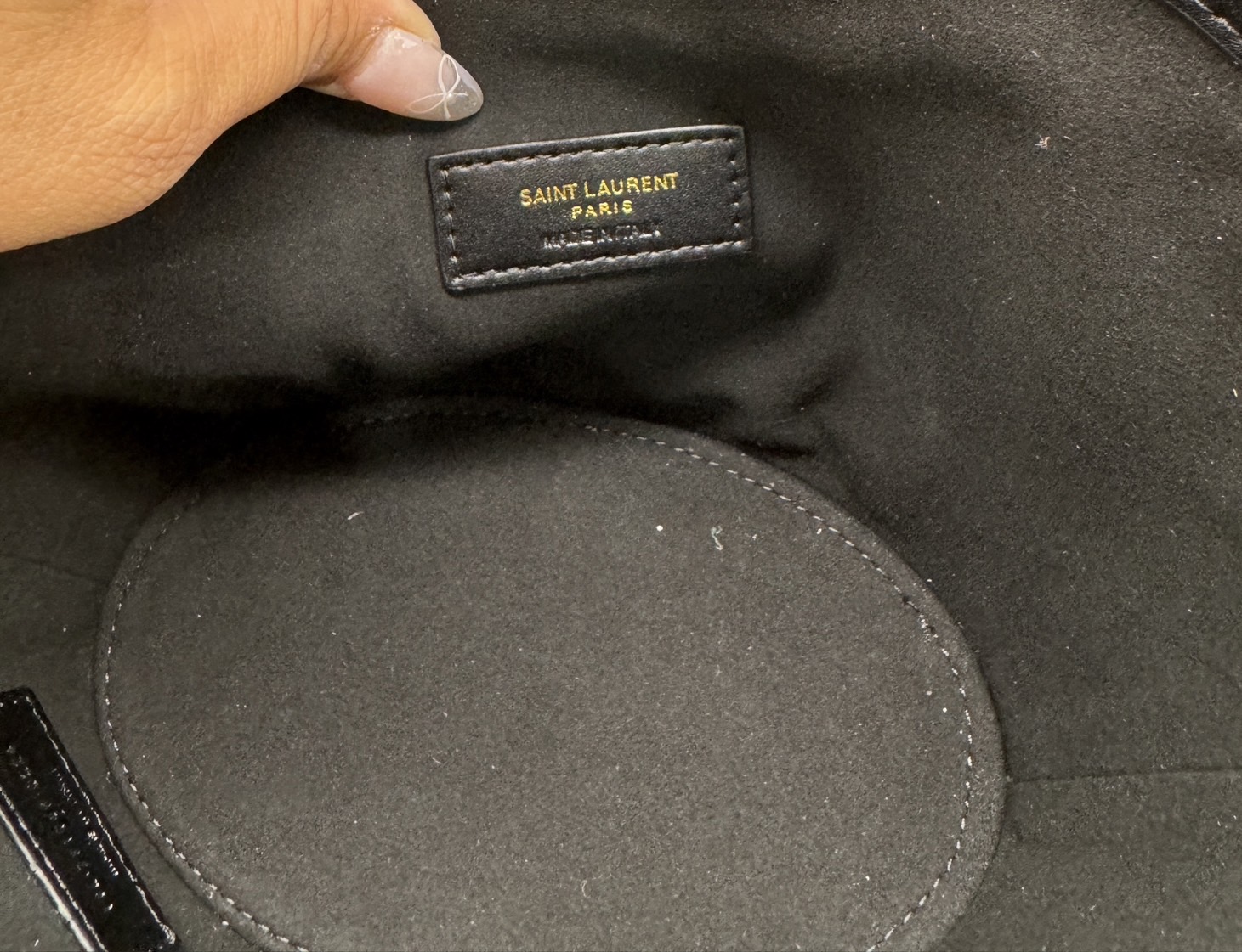 YSL CELIA MINI TOTE IN SMOOTH LEATHER / YSL Bucket Bag กระเป๋าสะพายทรงโท้ทมือจับในตัว รุ่นใหม่ทันสมัย งานหนังเต็มใบ เกรดออริ 1:1 ใช้งานต่างประเทศได้