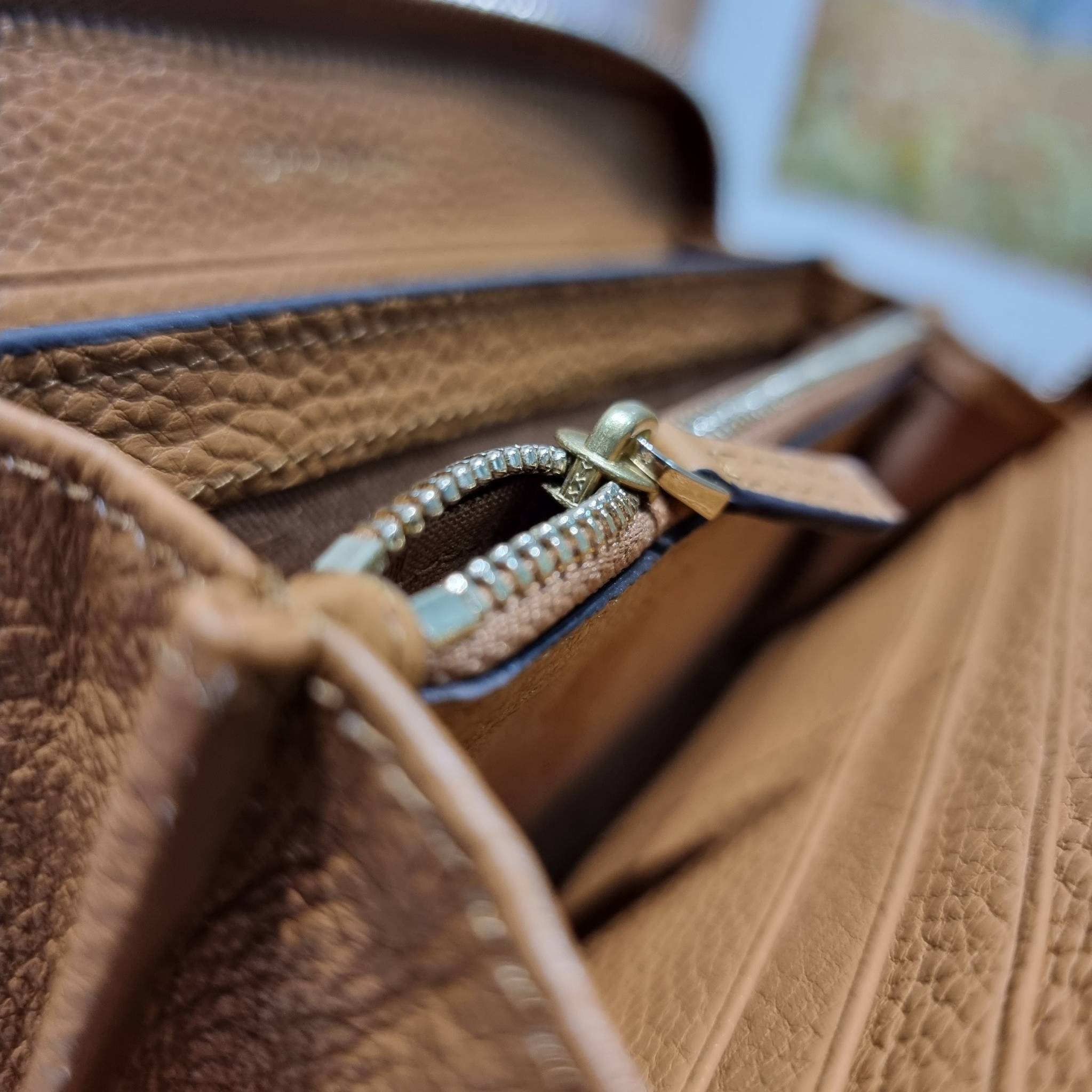 TORY BURCH THEA MULTI GUSSET ZIP CONTINENTAL WALLET กระเป๋าสตางค์ใบยาวเบสท์เซลเลอร์ ขนาดกำลังพอเหมาะ ดีไซน์เรียบหรู