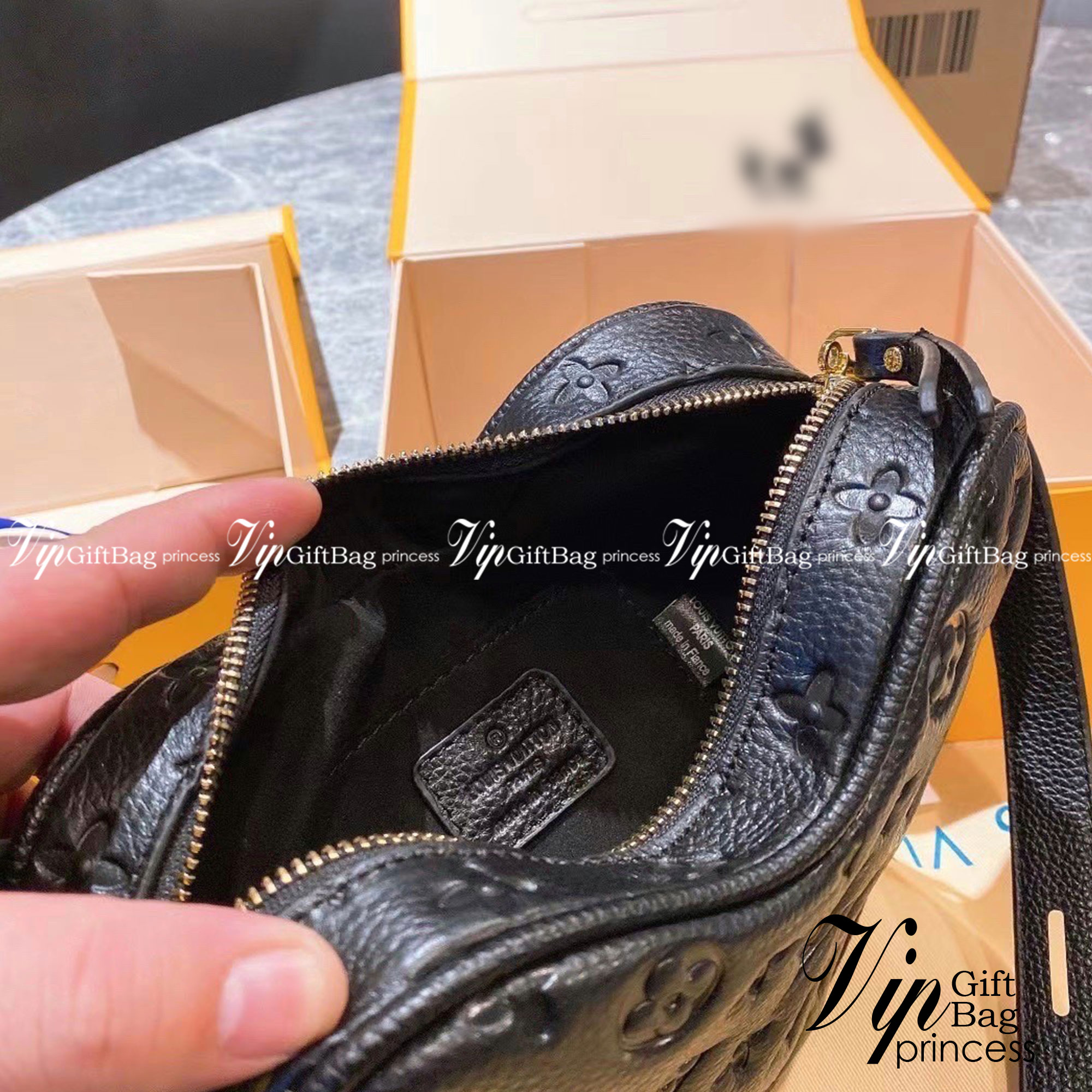 LV Sac Coeur handbag / LV Heart Puffy Bag ปังไม่ไหว กระเป๋าสะพายรูปทรงหัวใจ งานสวยเป๊ะ หนังปั้มลายโมโนแกรม แมทง่ายเข้าได้ทุกลุค ภาพสินค้าถ่ายจากงานขายจริง ใช้งานต่างประเทศได้