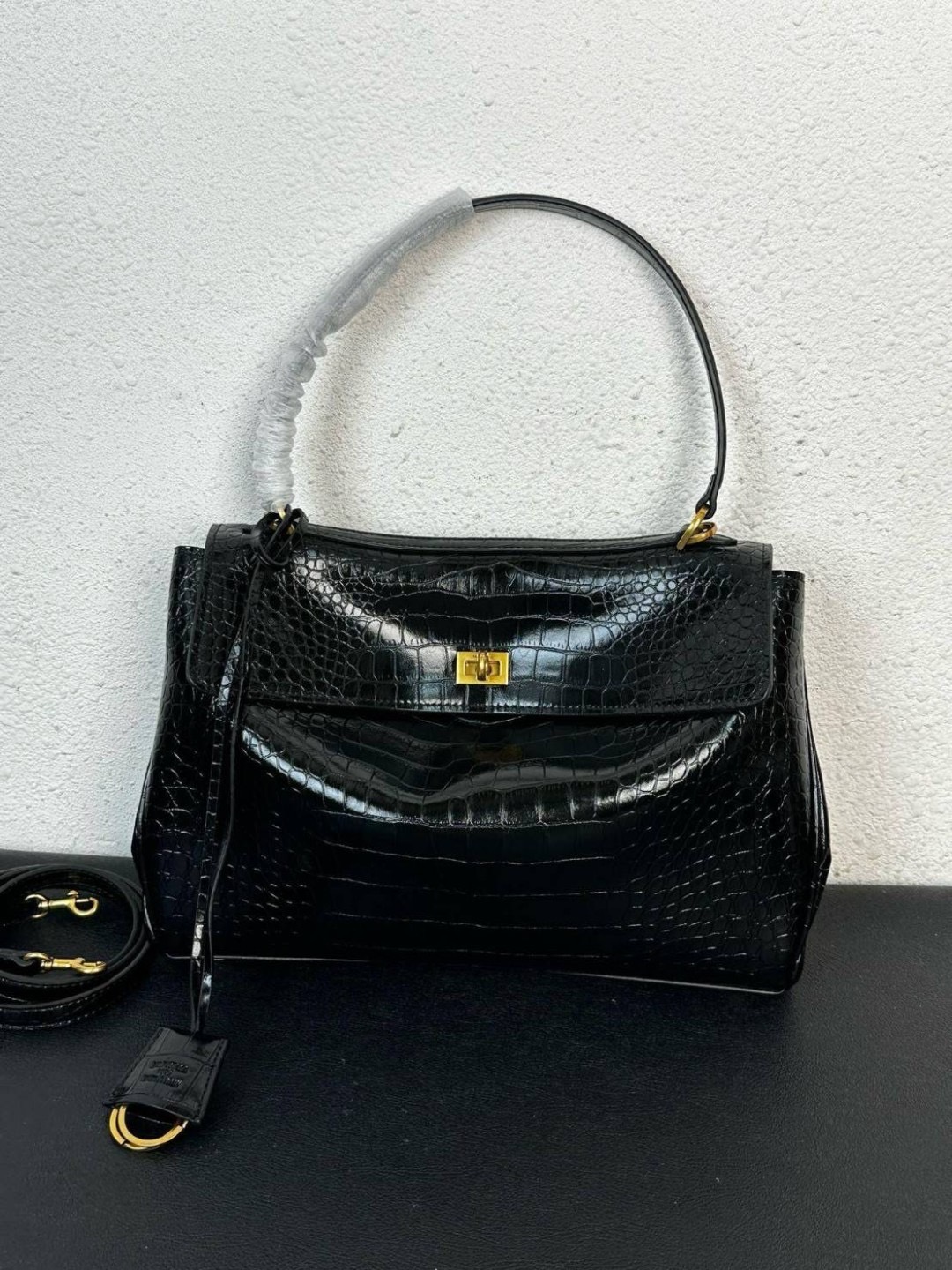 Top ORI Balenciaga RODEO LARGE HANDBAG CROCODILE EMBOSSED IN BLACK กระเป๋าถือใบใหญ่ สวยหรูด้วยหนังลายจรเข้ เกรดออริ 1:1