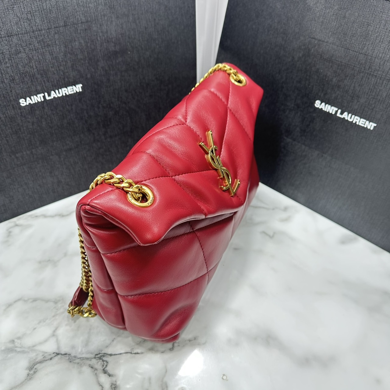 ORI หนังแท้ | 28cm YSL PUFFER SMALL in Nappa leather กระเป๋าสะพายรุ่นยอดนิยม ทรงสวย ใช้ได้บ่อยไม่มีเบื่อ วัสดุหนังสัมผัสนิ่มมือ ดีไซน์เรียบหรู ดูแพง สะพายได้หลากหลาย