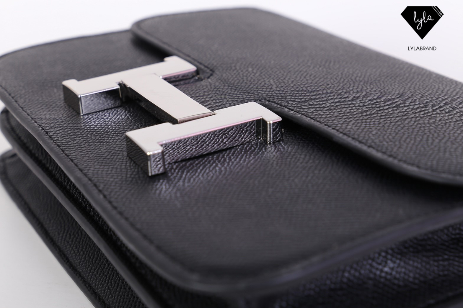 LYLABRAND🔔 Constance Size 23 Cm / Epsom ✨PU top premium นะคะ หนังดีเลอค่าน่าสอยมากกก บอกคำเดียวเลยว่าเด็ดสุด !! เหมือนหนังแท้เบอสุดค่ะคูณผู้หญิง ลูกค้าเก่าน่าจะทราบกันดีอยู่แล้วว่าคุณภาพของร้านนี้ต้องมาเป็นอันดับหนึ่งเท่านั้น อิอิ มีสายยาวส