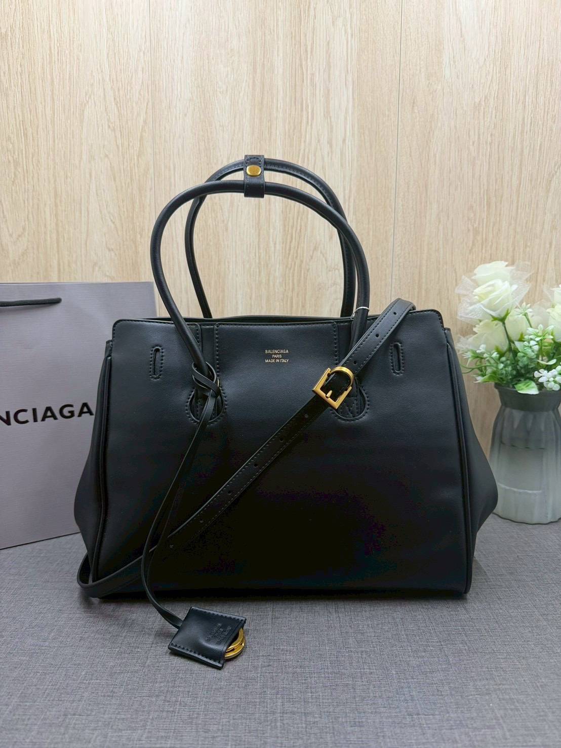 ORI หนังแท้ | Balenciaga Carry All Hampton Bag / Balenciaga Tote Bag 33cm กระเป๋าสะพายทรงโท้ท ภายในโล่งกว้าง ดีไซน์เรียบง่าย เรียบหรู