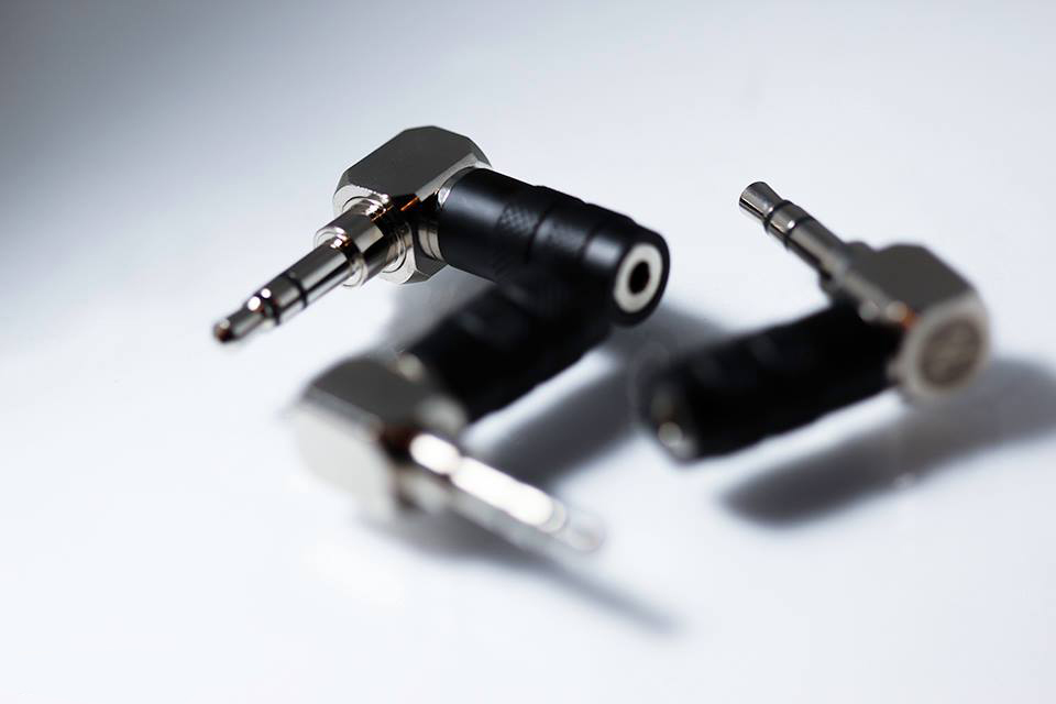 Cross Lambda 2.5 mm TRRS to 3.5 TRS Adapter