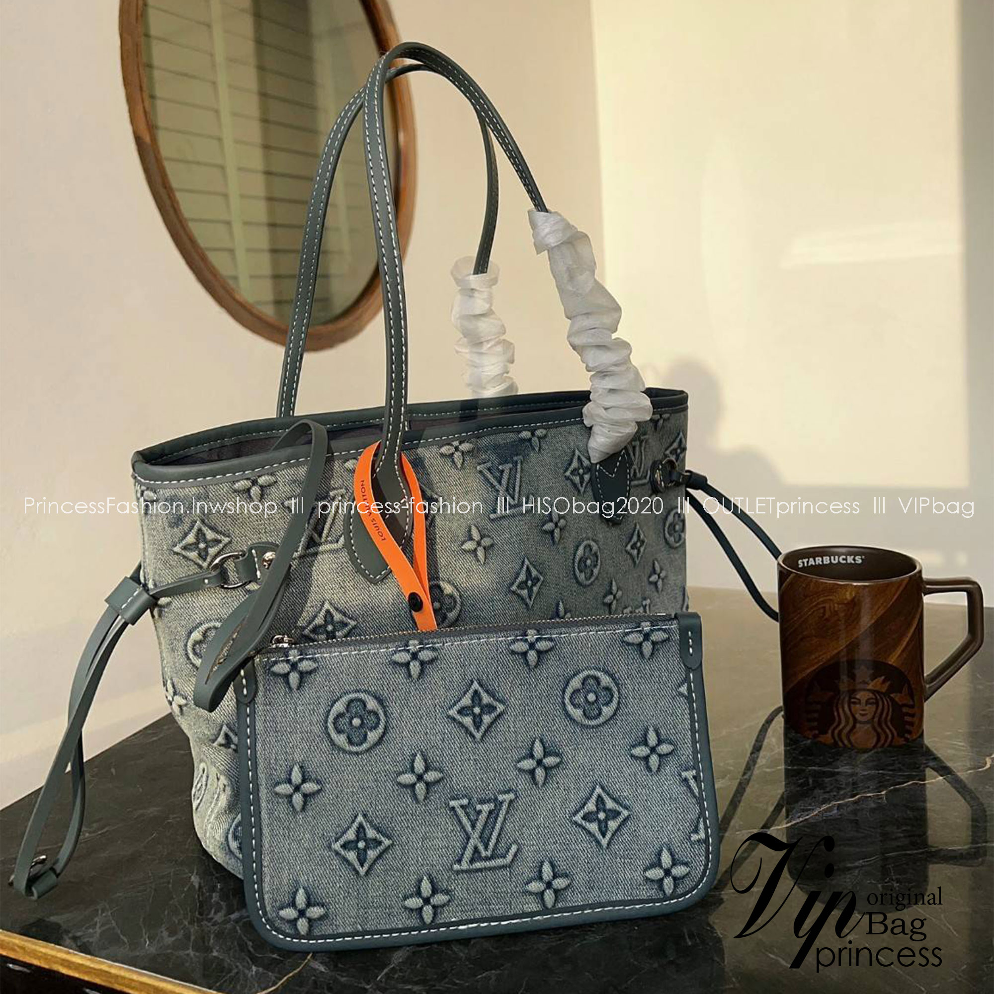 LV Neverfull Denim Tote Bag กระเป๋าสะพายทรงโท้ทเดนิมลายโมโนแกรมปั้มนูนคมชัดสวยหรูลัคชู สุดคลาสสิค ดีไซด์ใหม่ กับกระเป๋าทรงที่สามารถใช้ได้กับทุกๆวัน วัสดุเดนิมหนานิ่มอย่างดี ทอลายแบรนด์แบบ3Dนูนคมชัดสวยมากๆค่ะ