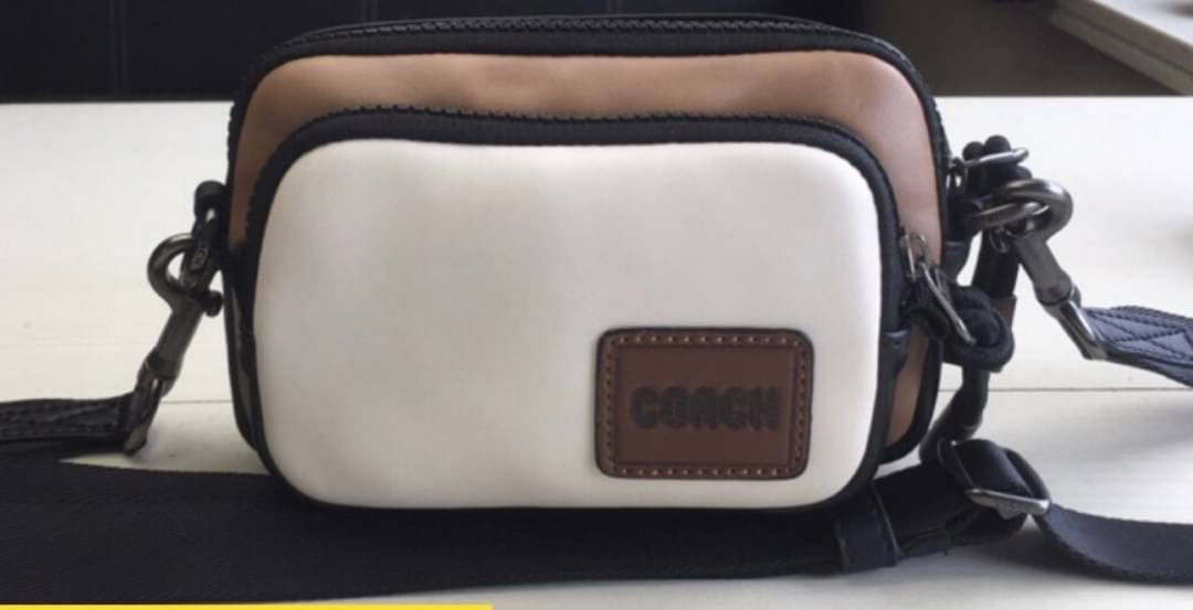 OUTLET 】Coach Pacer Convertible Double Pouch In Colorblock Signature Canvas With Coach Patch พร้อมส่งที่ไทย