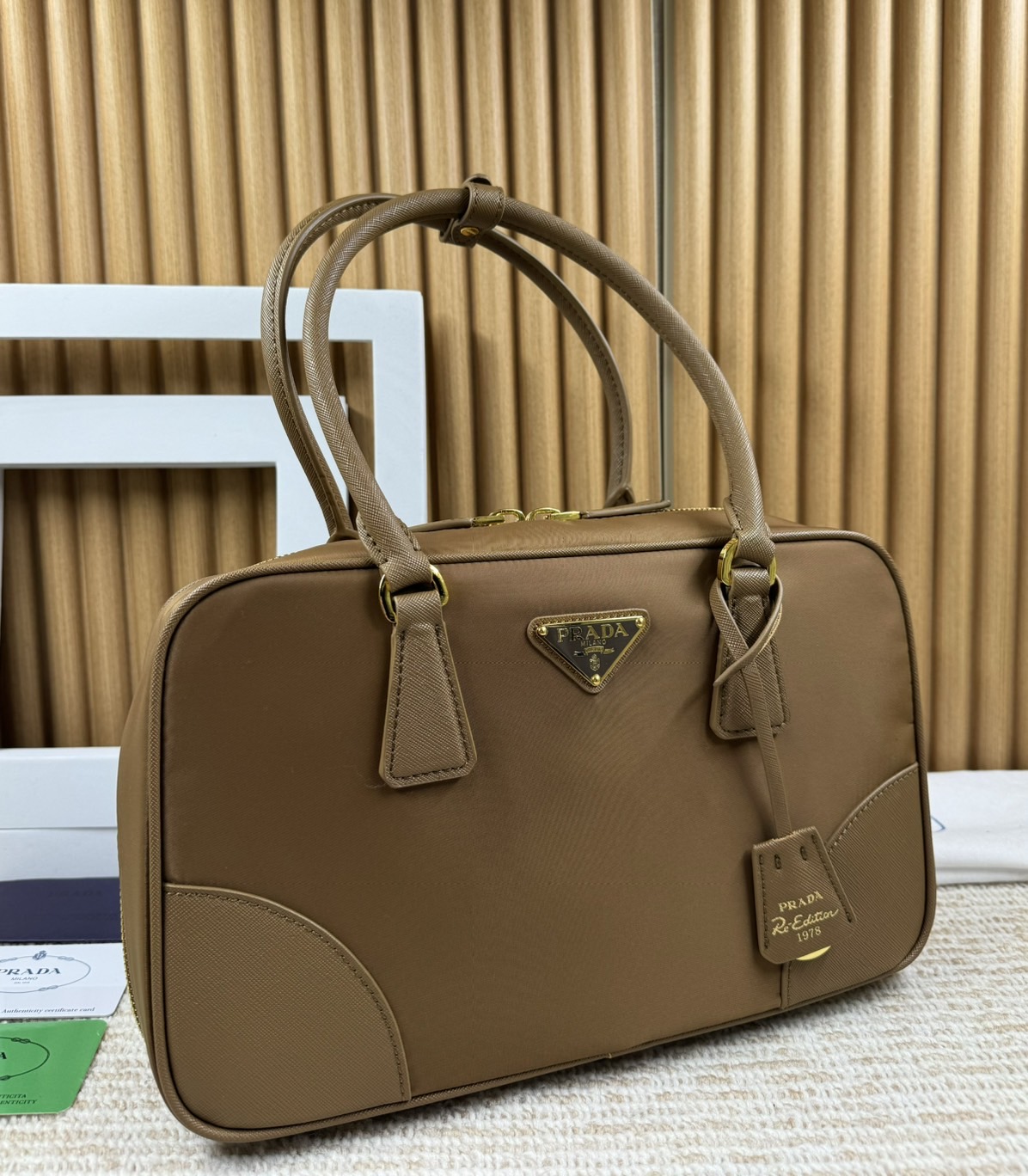 Prada Re-Edition 1978 large Re-Nylon and Saffiano leather two-handle bag 30cm กระเป๋าสะพายใบใหญ่เรียบหรู เกรดออริ สลับแท้ 1:1 ใช้งานต่างประเทศได้