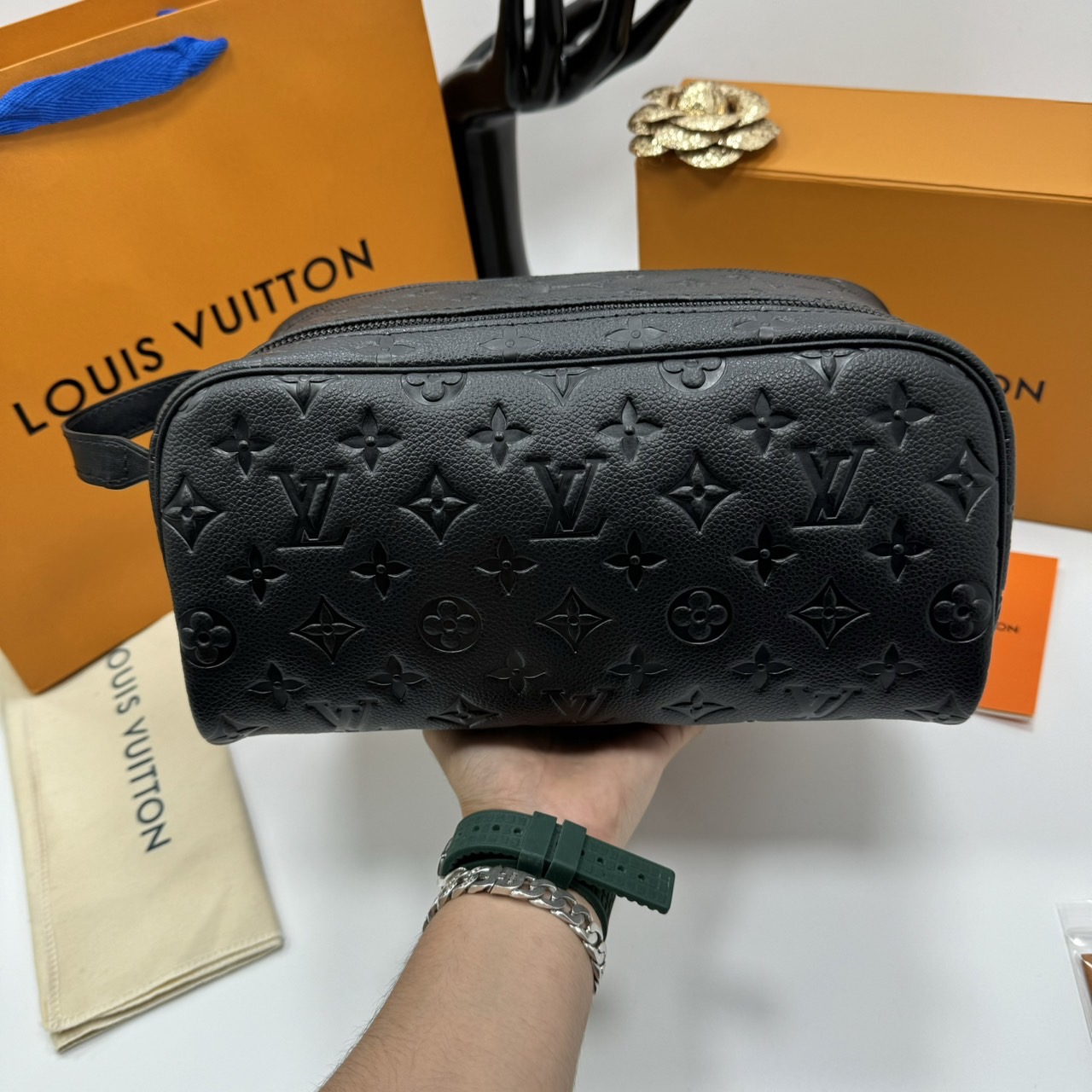 LV Clutch / LV Trousse de toilette Dopp Kit กระเป๋าถือทรงพอชหรือคลัช เกรดออริ ท็อป 1:1 เกรดดีสุด หนังแท้สวย ใช้งานต่างประเทศได้