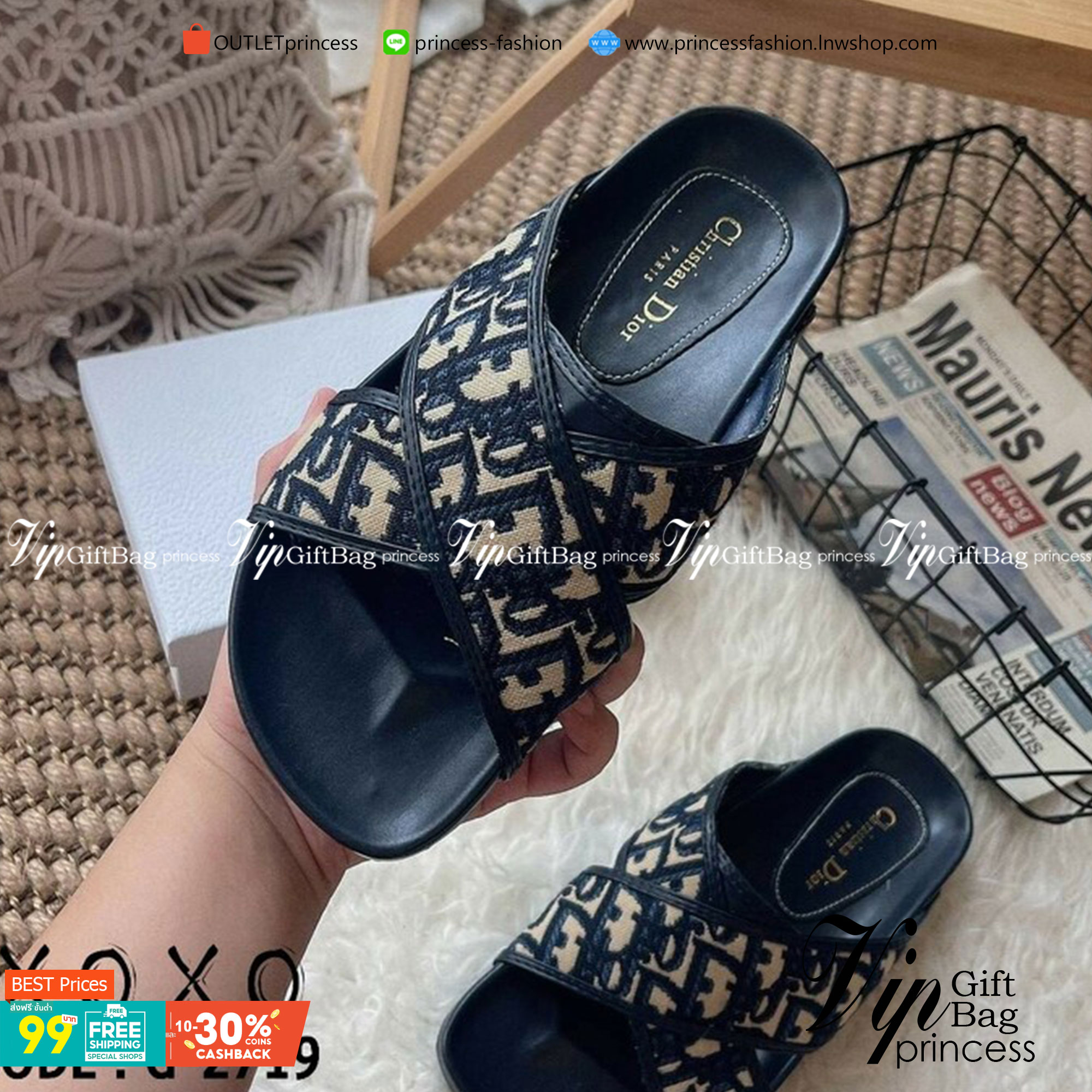 Christian dior Sandel แตะสวม ใส่สบาย งานผ้าตีแบรนด์ ผ้านุ่ม แต่งไค้วครอสเอ็กซ์ เรียบ หรู พื้นบุ๋มใส่แล้วกระชับ ห่อเท้ามากขึ้น แมทส์ชุดง่าย น้ำหนักเบา