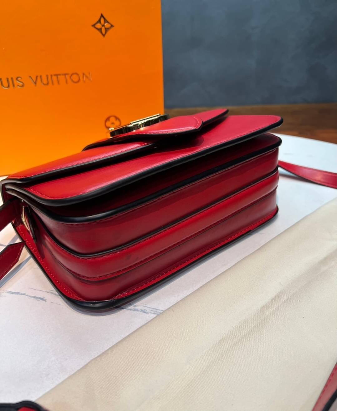 VIP 】หนังแท้ Louis Vuitton Crossbody & Shoulder Bag พร้อมส่งที่ไทย 3 สี Size 23cm