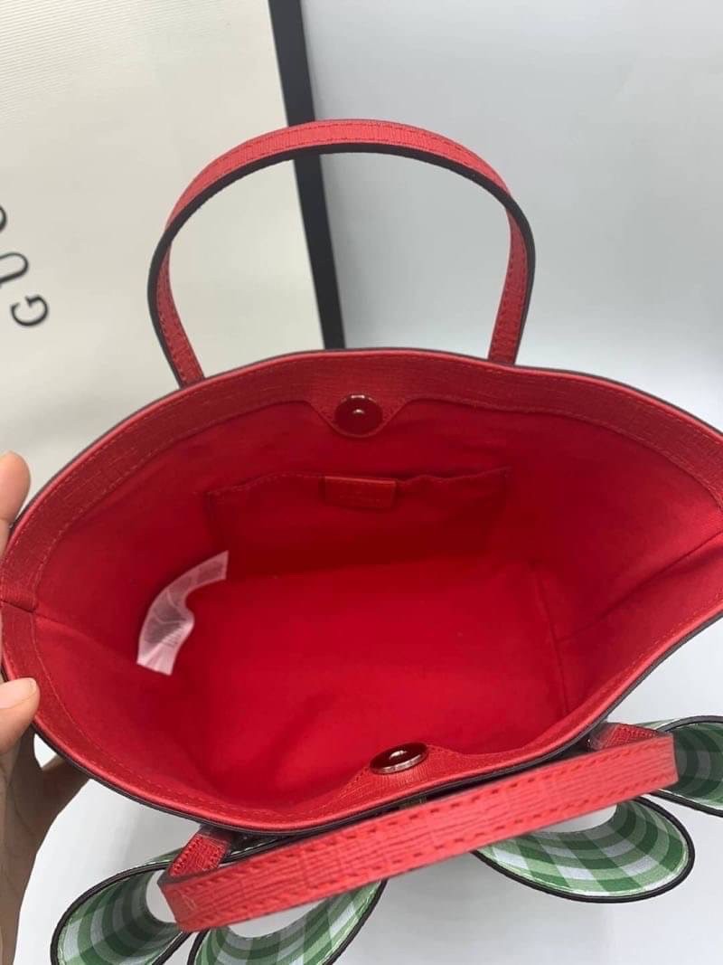 รวมแบบ GUCCI Children's tote bag / Gucci kid tote / Gucci bag พร้อมส่งสต๊อกแน่น กับกระเป๋าโท้ทคิดท์ ไซส์น่ารักน่าใช้ ฮอตไม่หยุด เด็ดทุกดีไซน์ มีลายเข้าใหม่มากกว่าในรูปนะคะ **สินค้าเกรดออริจินอล 1:1 สลับแท้ งานสวยตามรูป ภาพถ่ายจากงานขายจริง ใช้งานต่าง