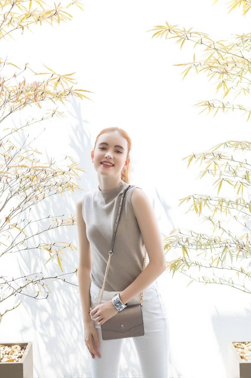 ทรงน่ารักมาก ใบเล็ก สี Glitter ✨ Limited รับ (summer) **KEEPBAG_Aris กระเป๋าใบใหม่เอาใจสาวทุกสไตล์เลยค่ะ 🌈🌈Summer นี้ ใครกำลังมองหากระเป๋าใบเล็กกะทัดรัด เหมาะกับทุกๆวัน ใช้งานง่าย ใส่ของครบใบนี้แนะนำเลยค่า น้ำหนักเบา สะพายไม่เจ็บไหล