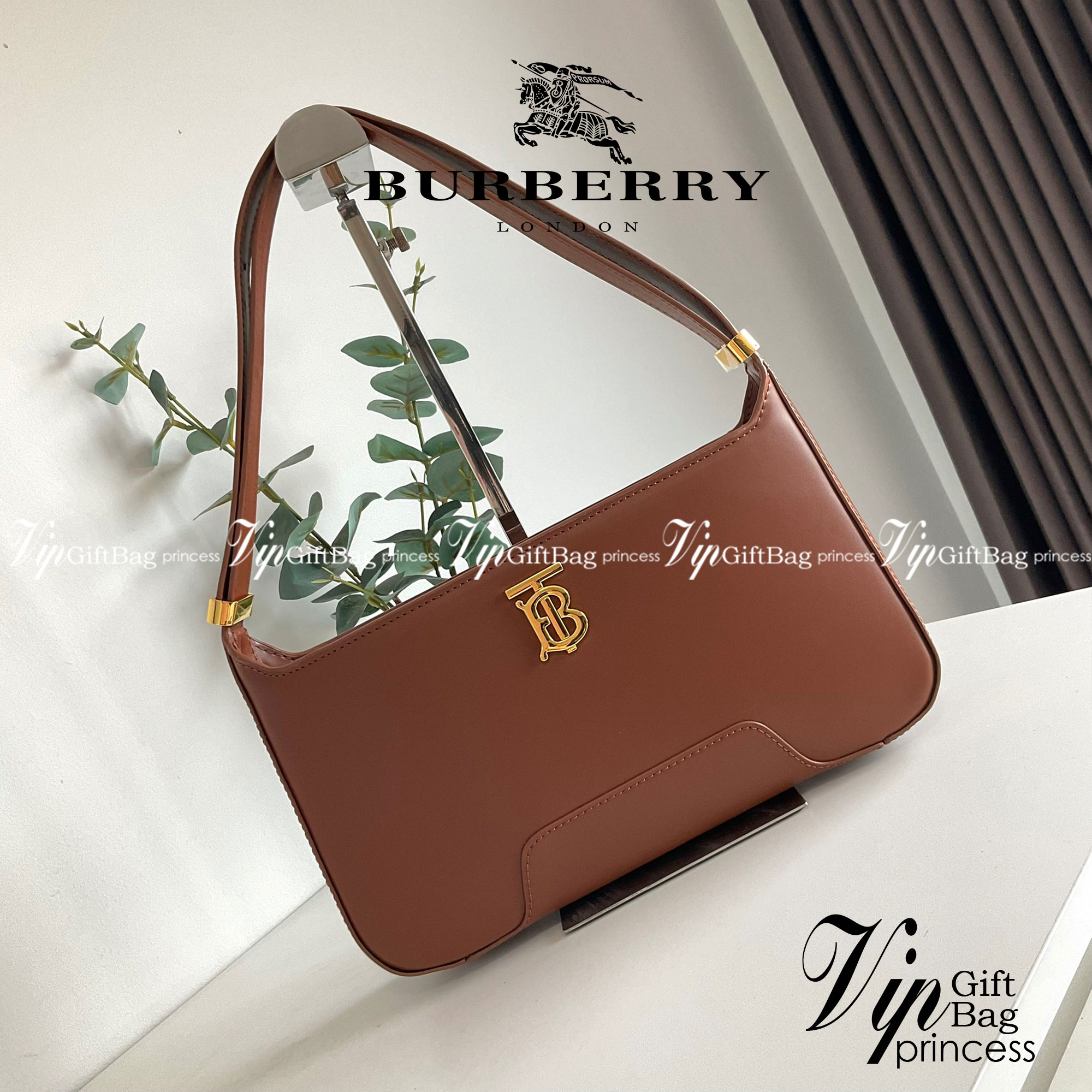 Burberry Leather TB Shoulder Bag / BURBERRY LEATHER SHOULDER BAG ทรงยอดฮิตแห่งปี วัสดุหนังแท้ สวยหรูอยู่ทรง