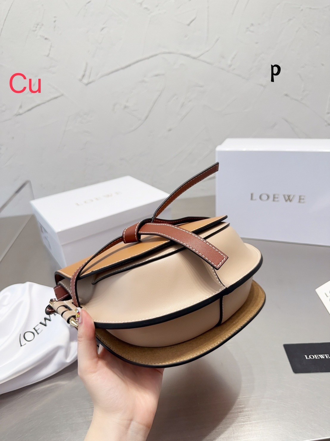 LOEWE CROSSBODY BAG / Loewe gate bag / LOEWE BAG พร้อมส่ง 4 สี กระเป๋าสะพายทรงอานม้าสวยอยู่ทรง รุ่นฮิตจากแบรนด์ดัง **รอบนี้จัดราคาพิเศษสุดคุ้ม งานสวยเกินราคาค่ะ