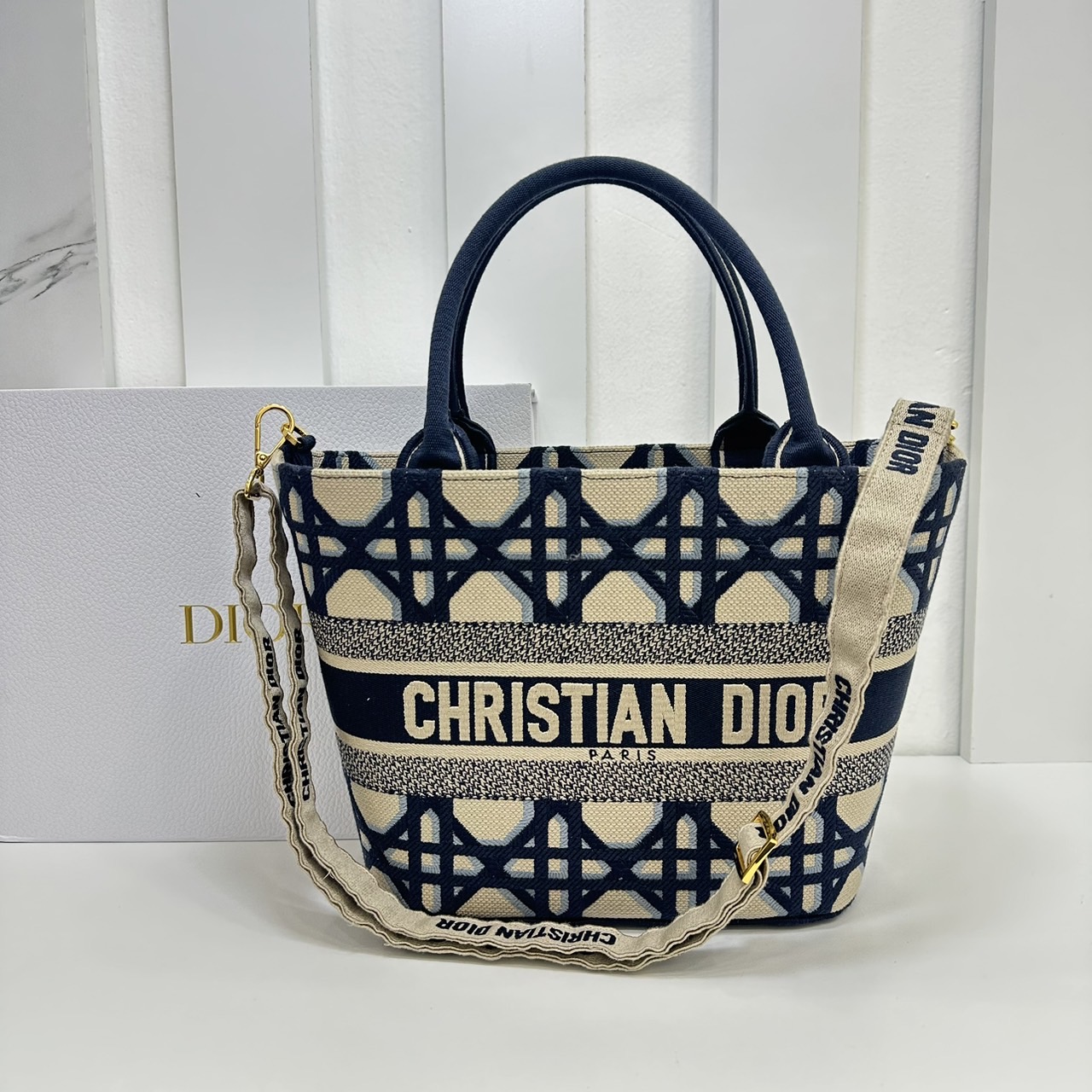 DIOR Hat Basket Bag / DIOR NEW LINE TOTE / DIOR KID TOTE กระเป๋าทรงโท้ทรุ่นใหม่ เอกษณ์ความหรูหรา โดดเด่นสวยงาม