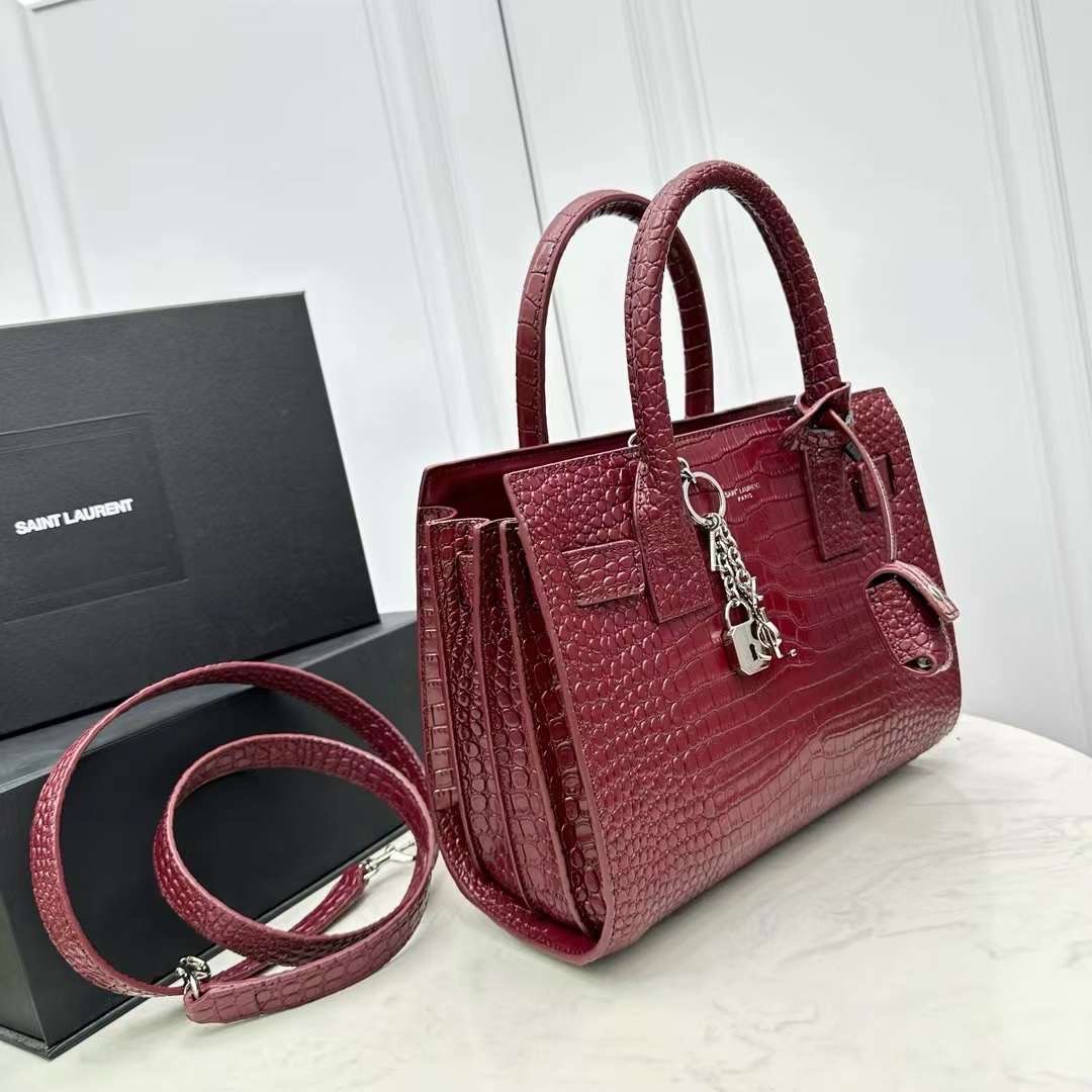 YSL TOTE BAG / SAC DE JOUR BABY IN CROCODILE LEATHER กระเป๋าสะพายทรงโท้ท หนังลายจระเข้สวยหรู จุของได้เยอะ เกรดออริ 1:1 เทียบแท้ ภาพถ่ายจากงานขายจริง ใช้งานต่างประเทศได้