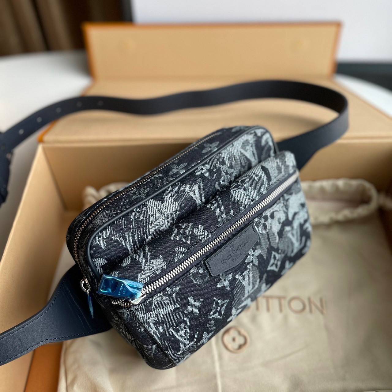 LV Outdoor Bumbag Denim Monogram Waist Bag / LV Belt Bag เกรดเทพออริจินอล 1:1 ใช้งานต่างประเทศได้ พร้อมส่งที่ไทย