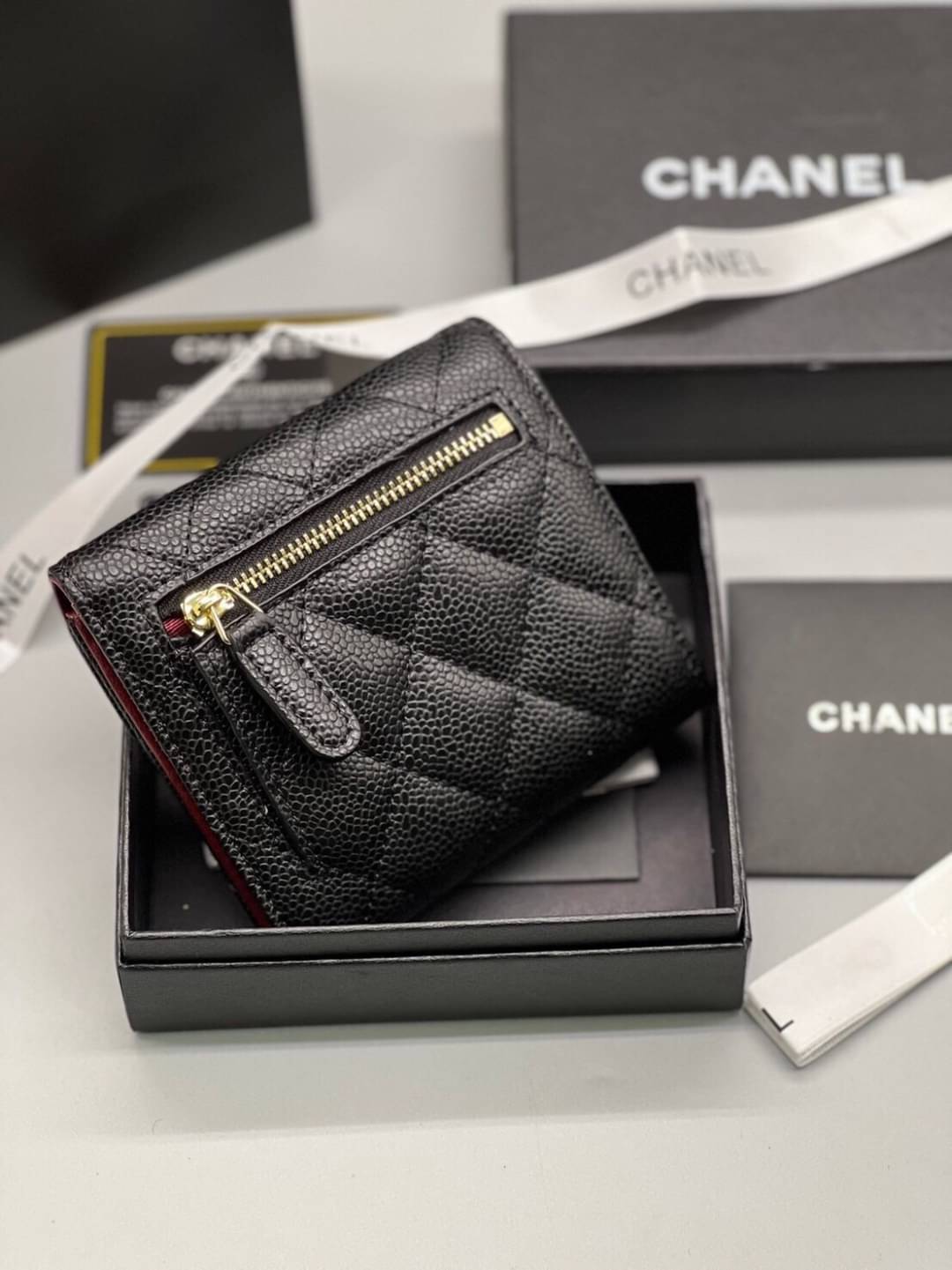 CHANEL Wallet Tri-fold Caviar / Chanel Short Wallet หนังคาเวียร์ กระเป๋าสตางค์ชาแนลใบสั้น เกรดออริจินอล ภาพถ่ายจากงานขายจริง ใช้งานต่างประเทศได้