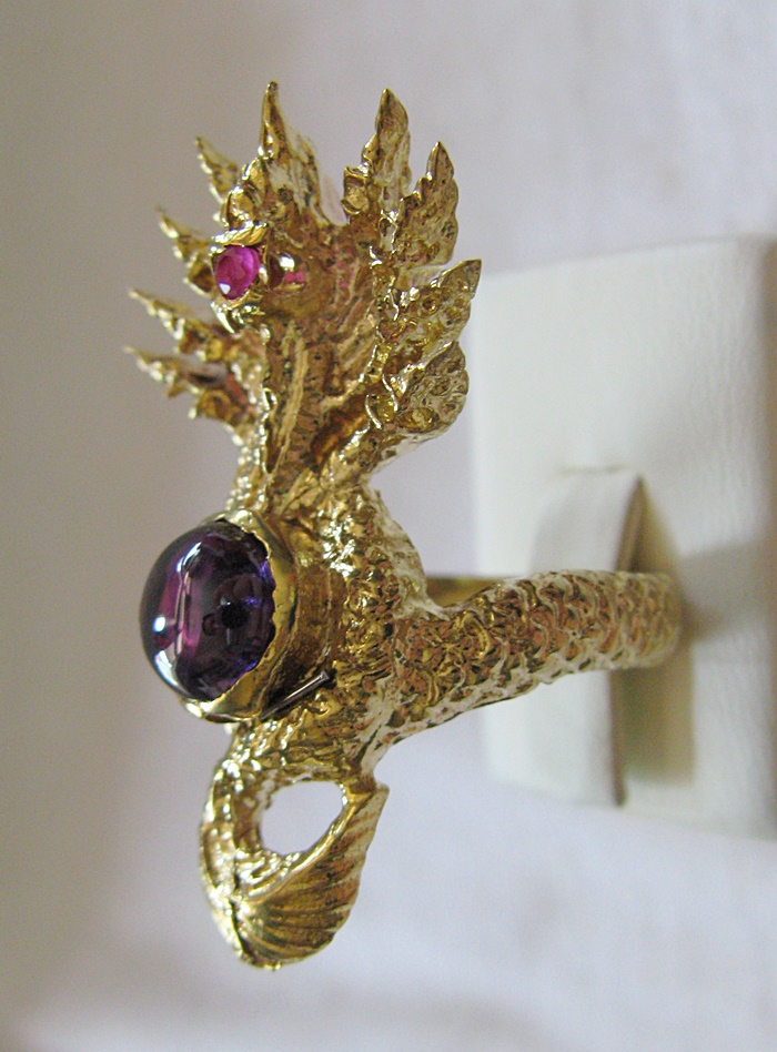 สินค้าหมดค่ะ แหวนพญานาค9เศียรประดับพลอยมณีใต้น้ำ(เพชรพญานาค)สีม่วงเนื้อทองเหลือง(ทุกราศี) เสริมอำนาจ คุ้มครองค่ะ