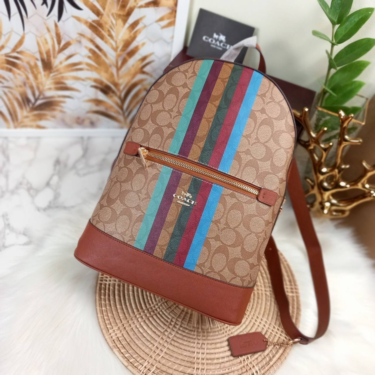 COACH KENLEY BACKPACK IN SIGNATURE CANVAS WITH STRIPE (COACH C5795)🌈🍁กระเป๋าเป้ กระเป๋าสะพายรุ่น Unisex ที่ใช้ได้ทั้งชายและหญิง รูปทรงสวย ขนาดกำลังดี// วัสดุแคนวาสคุณภาพ ผสมหนังแท้ ลาย SIGNATURE//เปิด-ปิด ด้วยซิบ ด้านในโล่งกว้าง จุของได้เย