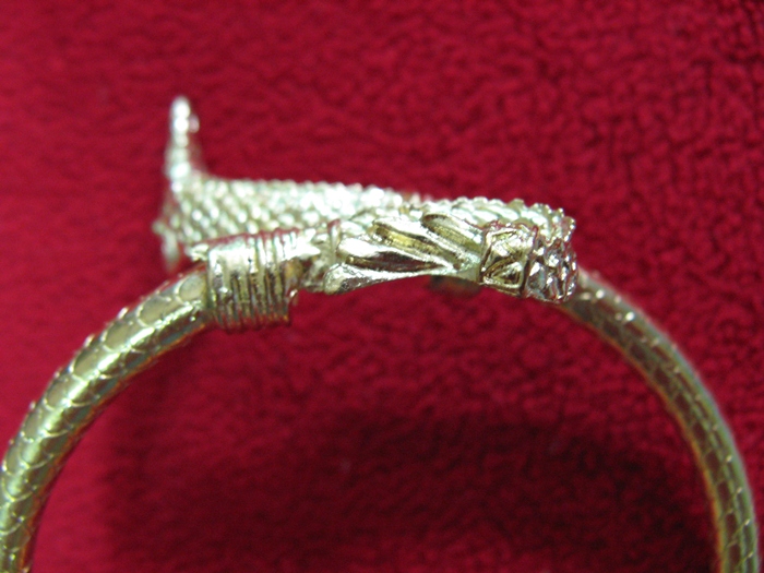 กำไลพญานาคเศียรเดียวเนื้อทองเหลืองค่ะ