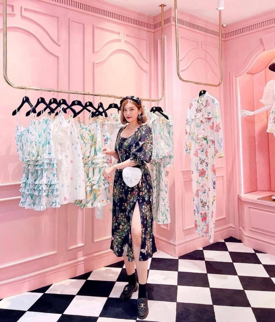 CHANEL Heart Bag 2022 SpringSummer Crossbody สวยมาก มงลงมาก!! กระเป๋าสะพายสุดคิ้วท์ ที่ดีไซน์รูปทรงหัวใจไม่ซ้ำใคร น่ารักทุกสี น่าใช้ไปเลยแม่!!