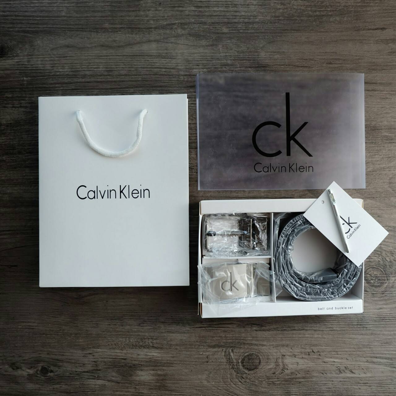 Calvin Klein Belt and Buckle Set (No.01) Set สุดคถเม เข็มขัด + หัวเข็มขัด 2 ชิ้น จะะมอบเป็นของขวัญหรือใช้เองก็แนะนำเลยค่าา
