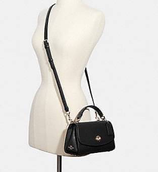 COACH TILLY SATCHEL 23 ((C1802//C1439/C1435)) พร้อมส่งที่ไทยทันทีค่ะ! กระเป๋าสะพายครอสบอดี้ร์หรือหิ้วก็เก๋ไปอีกค่ะ หนังแท้สวยงาม เปิดปิดกระเป๋าแบบหมุนล็อค ภายในมี2ช่องหลัก ใส่กระเป๋าเงินใบกลางได้;มือถือได้ทุกรุ่น;ของจำเป็นสาวๆได้ครบค่ะ;มีช่องซิปกลางและช่อ