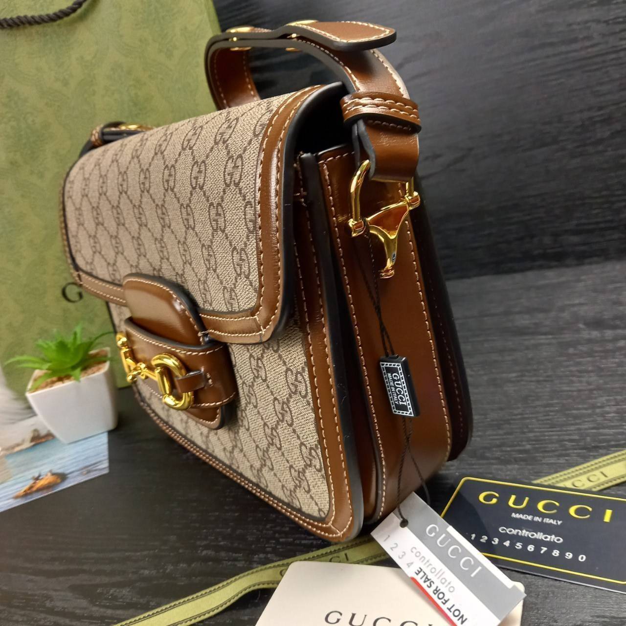 GUCCI HORSEBIT 1995 BAG / GG Supreme Shoulder 10" รุ่นฮิต คลาสสิค หรูหรา ใช้แล้วดูดีมีเสน่ห์ขึ้นทันที สายยาวคล้องบ่าได้ ปรับยาวคลอสบอดี้ได้ หนังแคนวาส สล้บหนังแท้