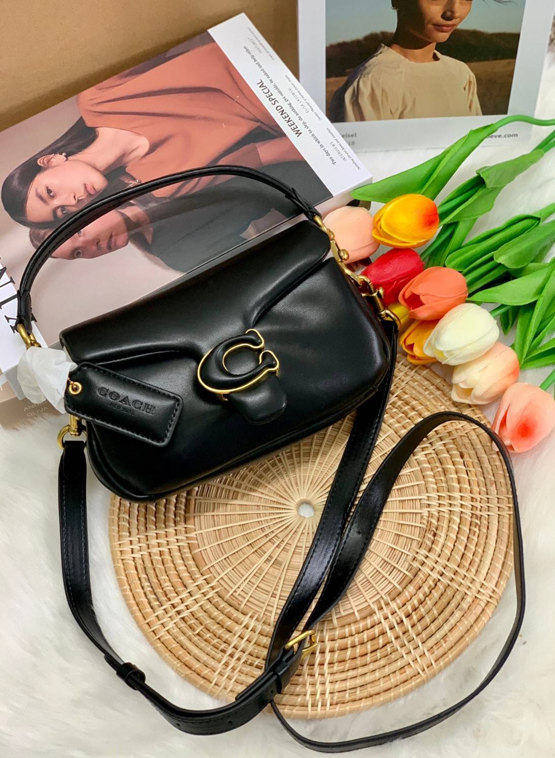 รุ่นใหม่ล่าสุด ได้ไปไม่ผิดหวังแน่นอนจ้าา😁COACH PILLOW TABBY SHOULDER BAG 18 ((C3880)) พร้อมส่งที่ไทย คุณภาพเกินราคา! กระเป๋าหิ้ว//สะพายแบบครอสบอดี้ร์ 🔺หนัง nappa หนานิ่ม นุ่มมากๆ รุ่นใหม่ล่าสุดค่ะ! พร้อมโลโก้รุ่นใหม่ด้วยเช่นกัน เพิ่มความหร